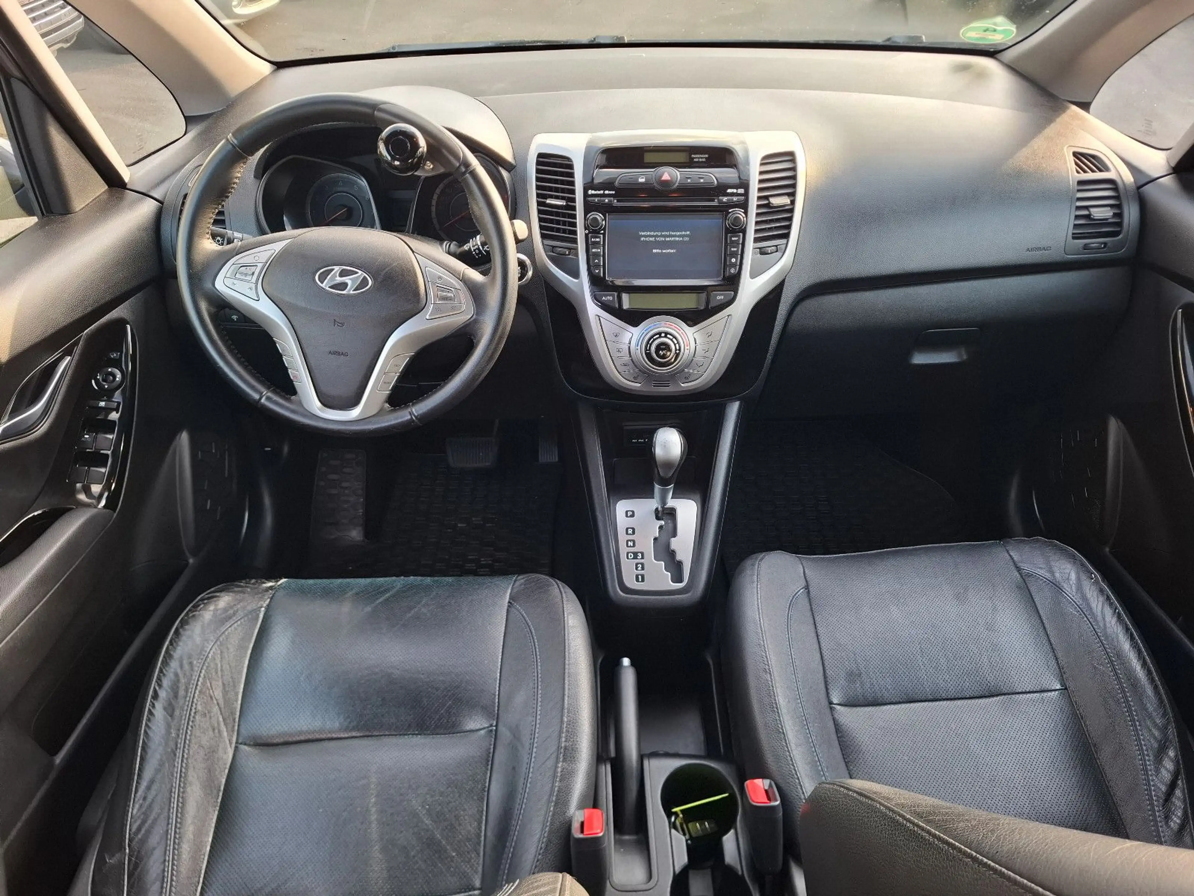 Hyundai iX20 Style — photo 14