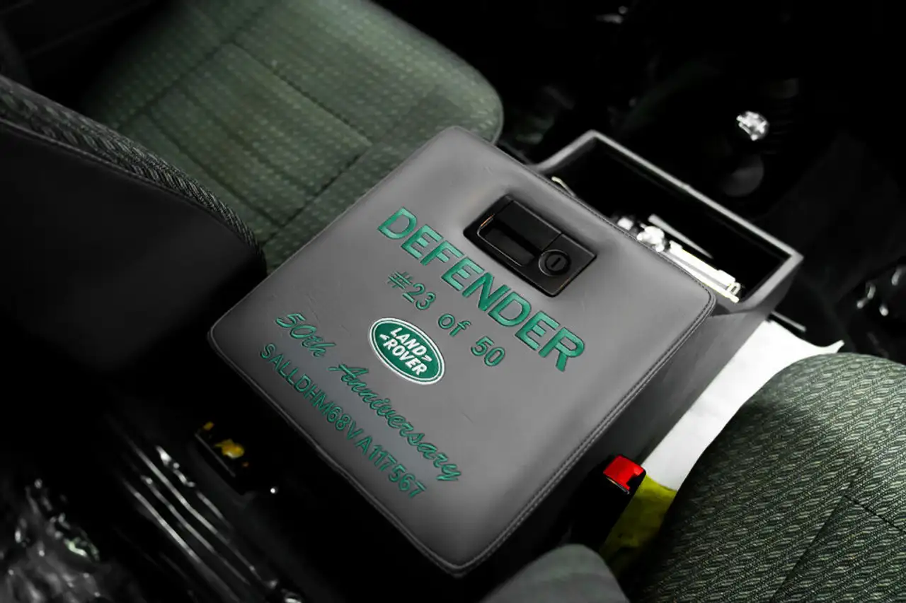 Land Rover Defender снимка Land Rover Defender
