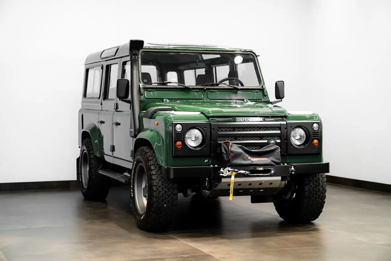 Land Rover Defender снимка Land Rover Defender
