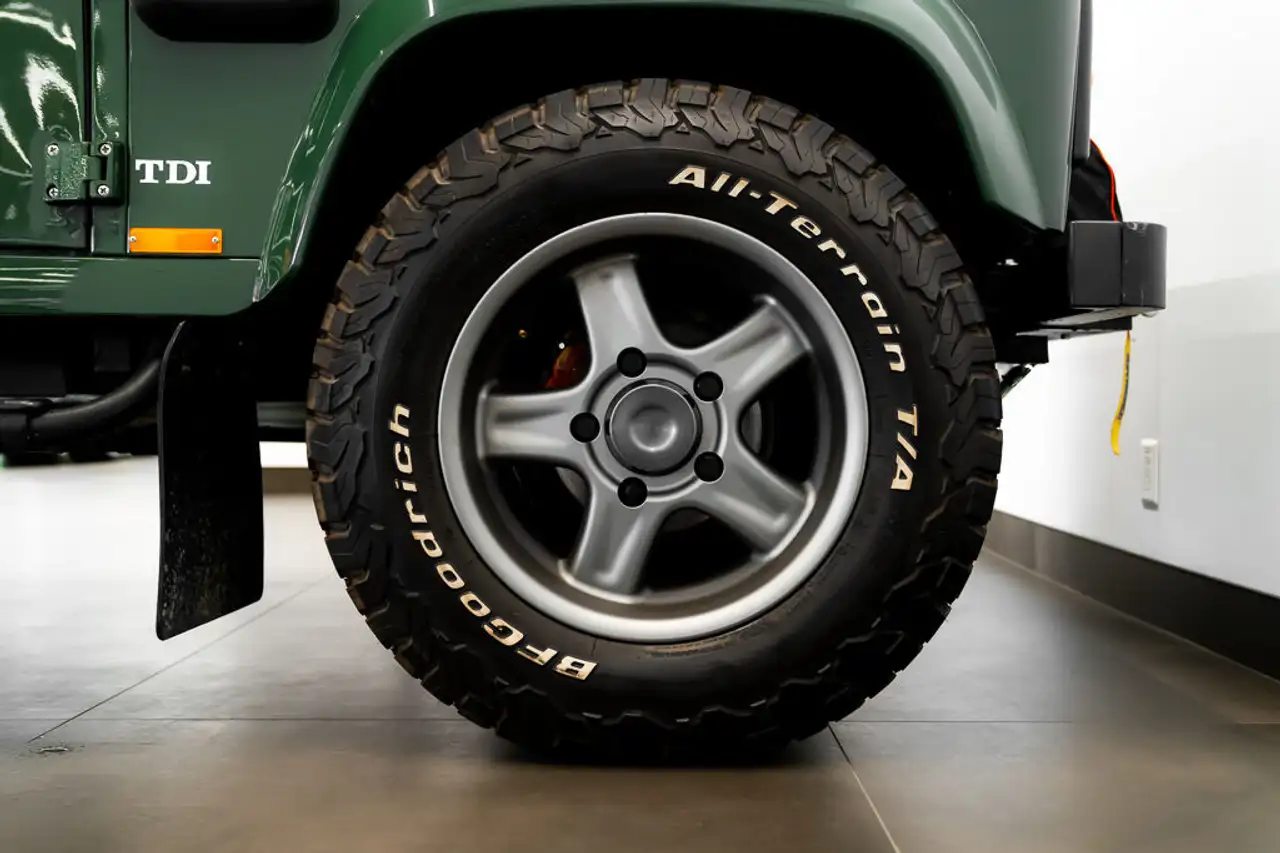 Land Rover Defender снимка Land Rover Defender