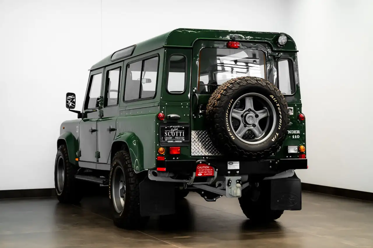 Land Rover Defender снимка Land Rover Defender
