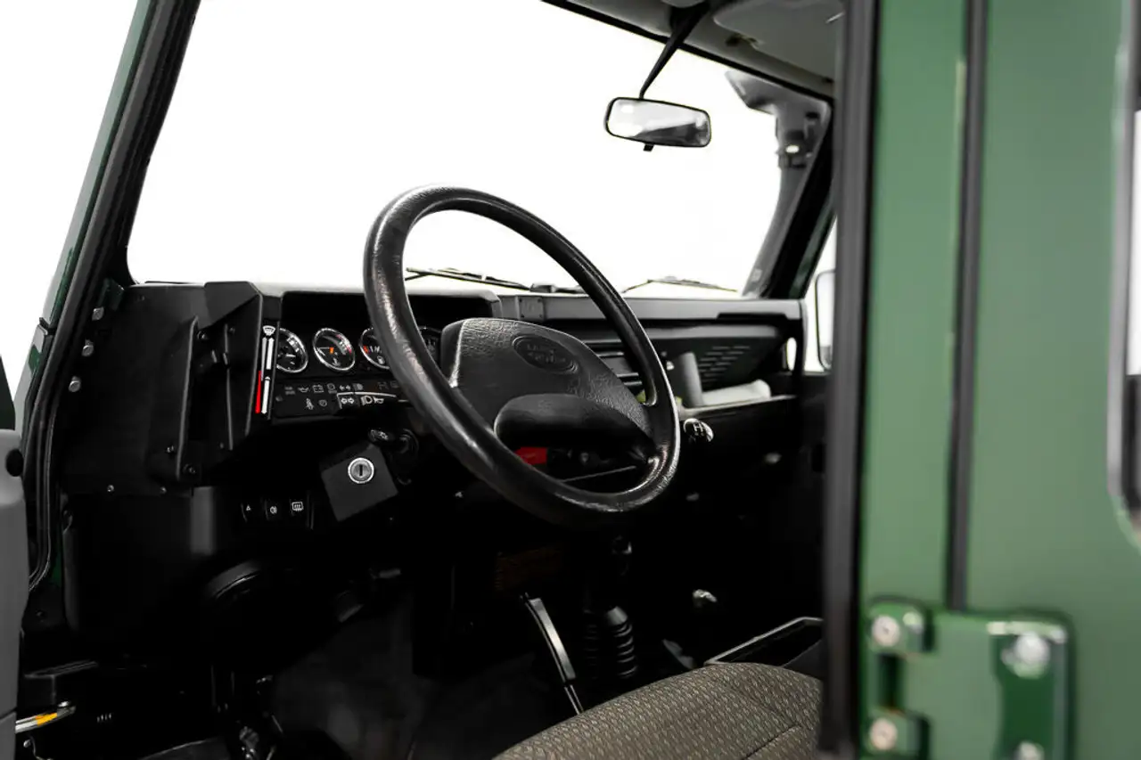 Land Rover Defender снимка Land Rover Defender
