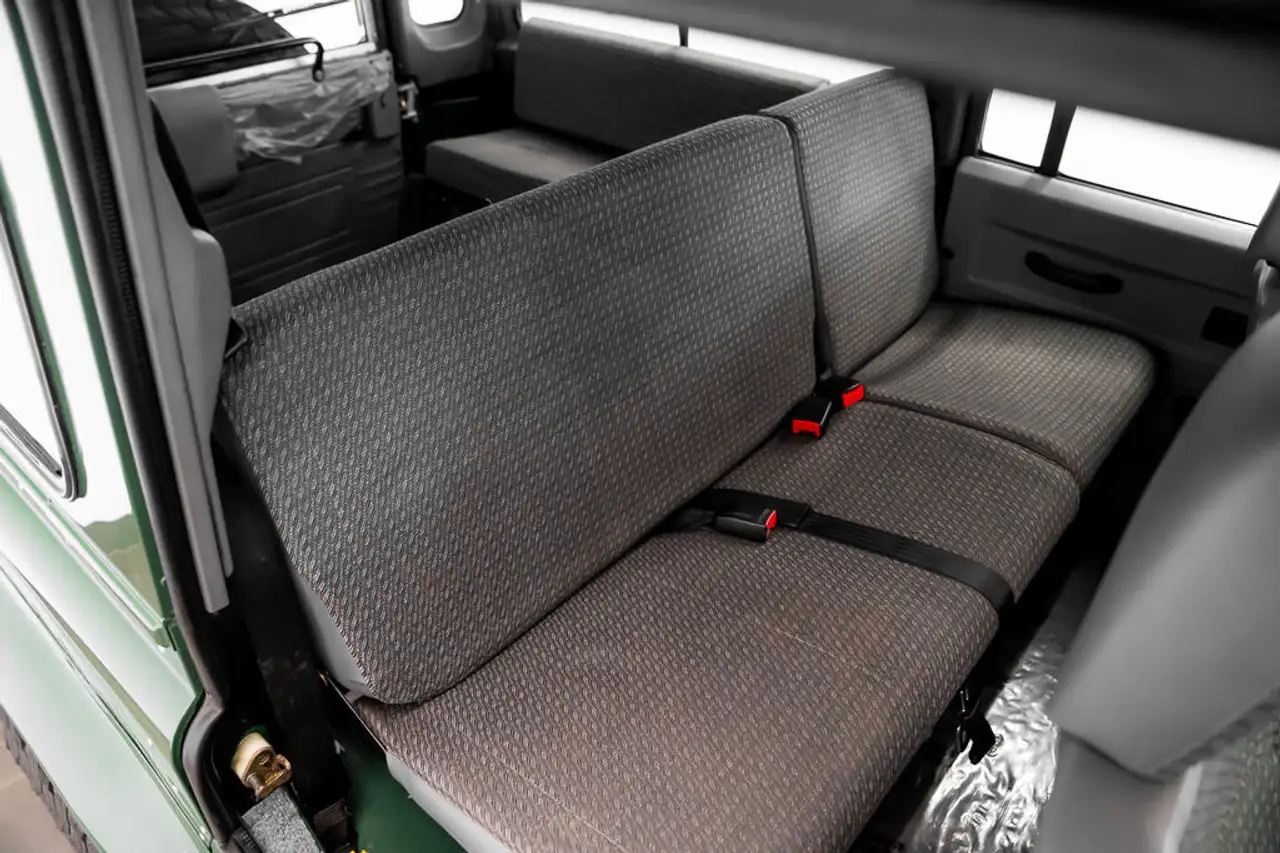 Land Rover Defender снимка Land Rover Defender