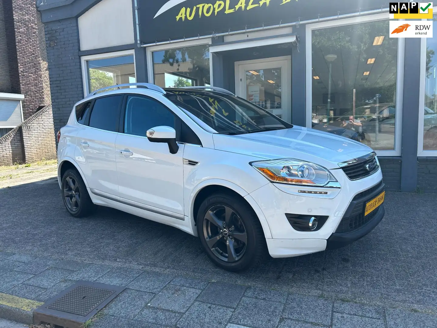 Ford Kuga 2.5 20V Titanium / PANODAK / LEDER / NAVI Wit - 1