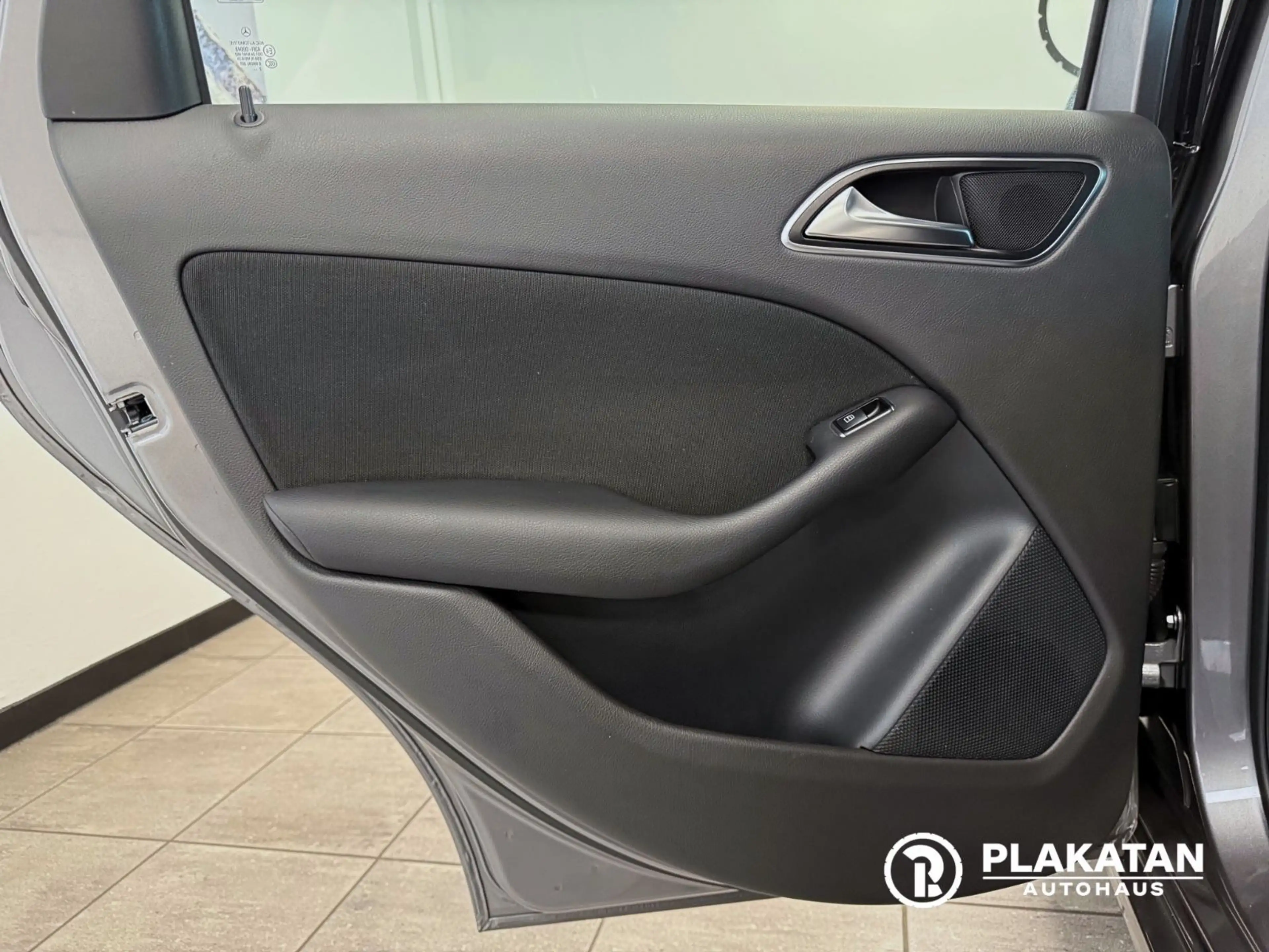 Mercedes-Benz B 200 Navi Bi-Xenon Tempomat 1Hand — photo 15