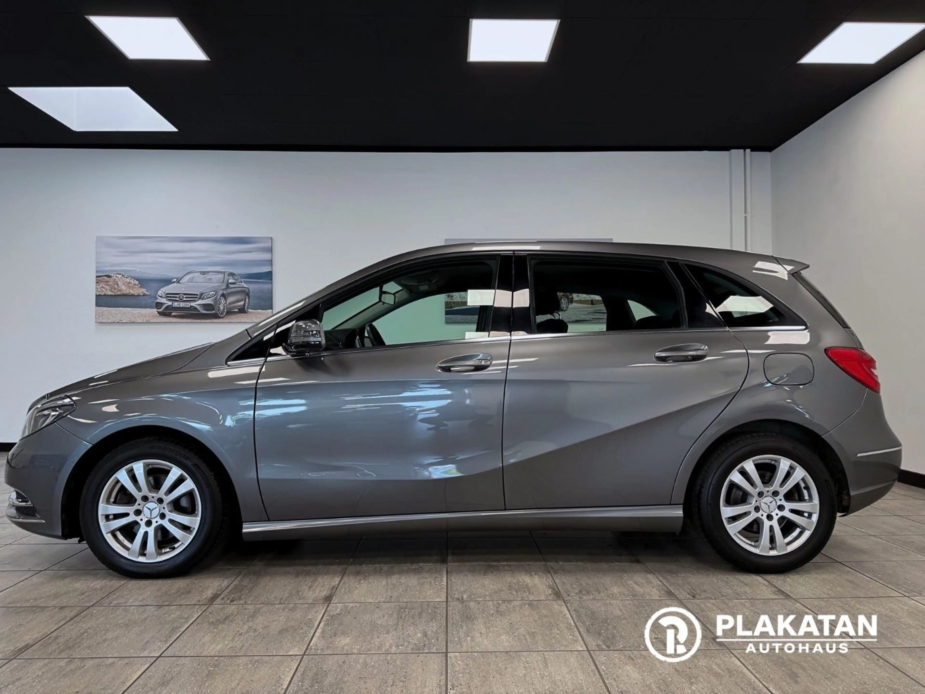 Mercedes-Benz B 200 Navi Bi-Xenon Tempomat 1Hand — photo 8