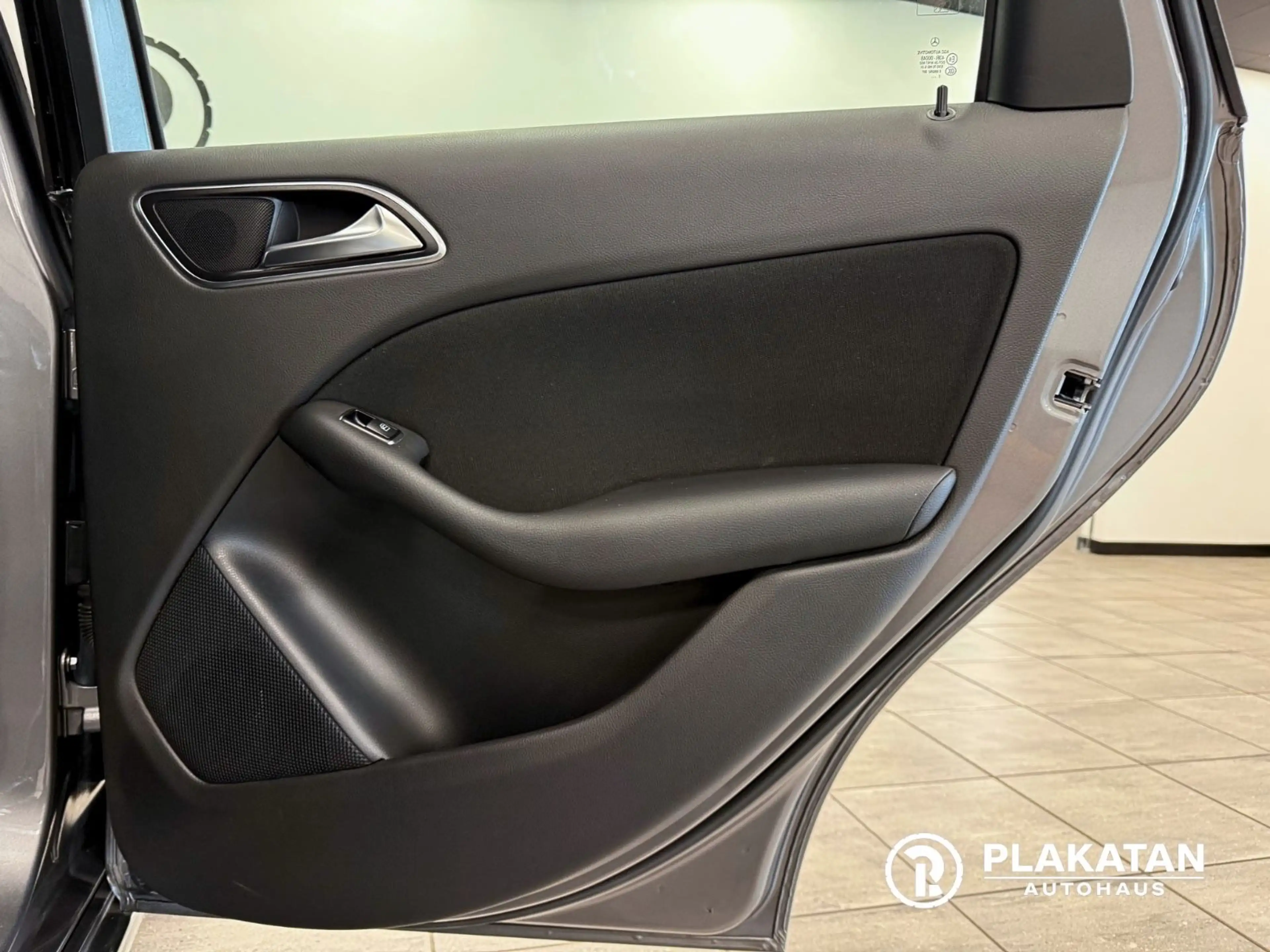 Mercedes-Benz B 200 Navi Bi-Xenon Tempomat 1Hand — photo 14