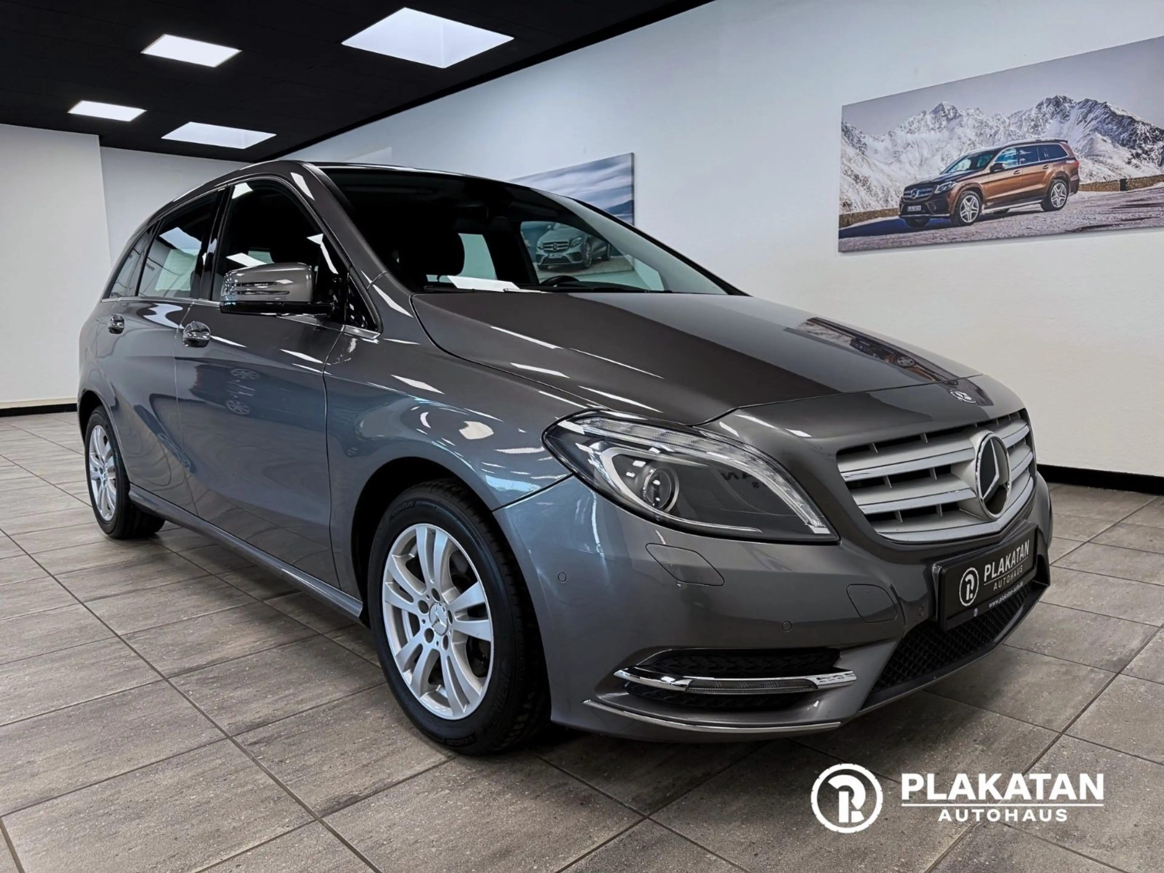 Mercedes-Benz B 200 Navi Bi-Xenon Tempomat 1Hand — photo 3