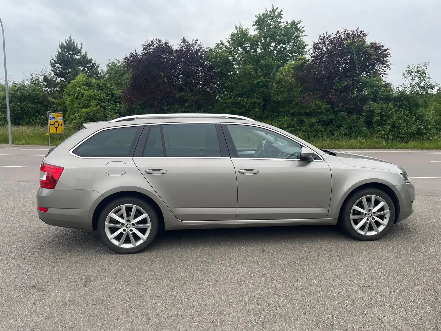 Skoda Octavia Octavia Combi 1.2 TSI Green tec Style Brąz - 2