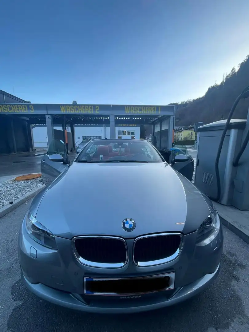 BMW 320 320i Cabrio Sport-Edition Aut. Grau - 2