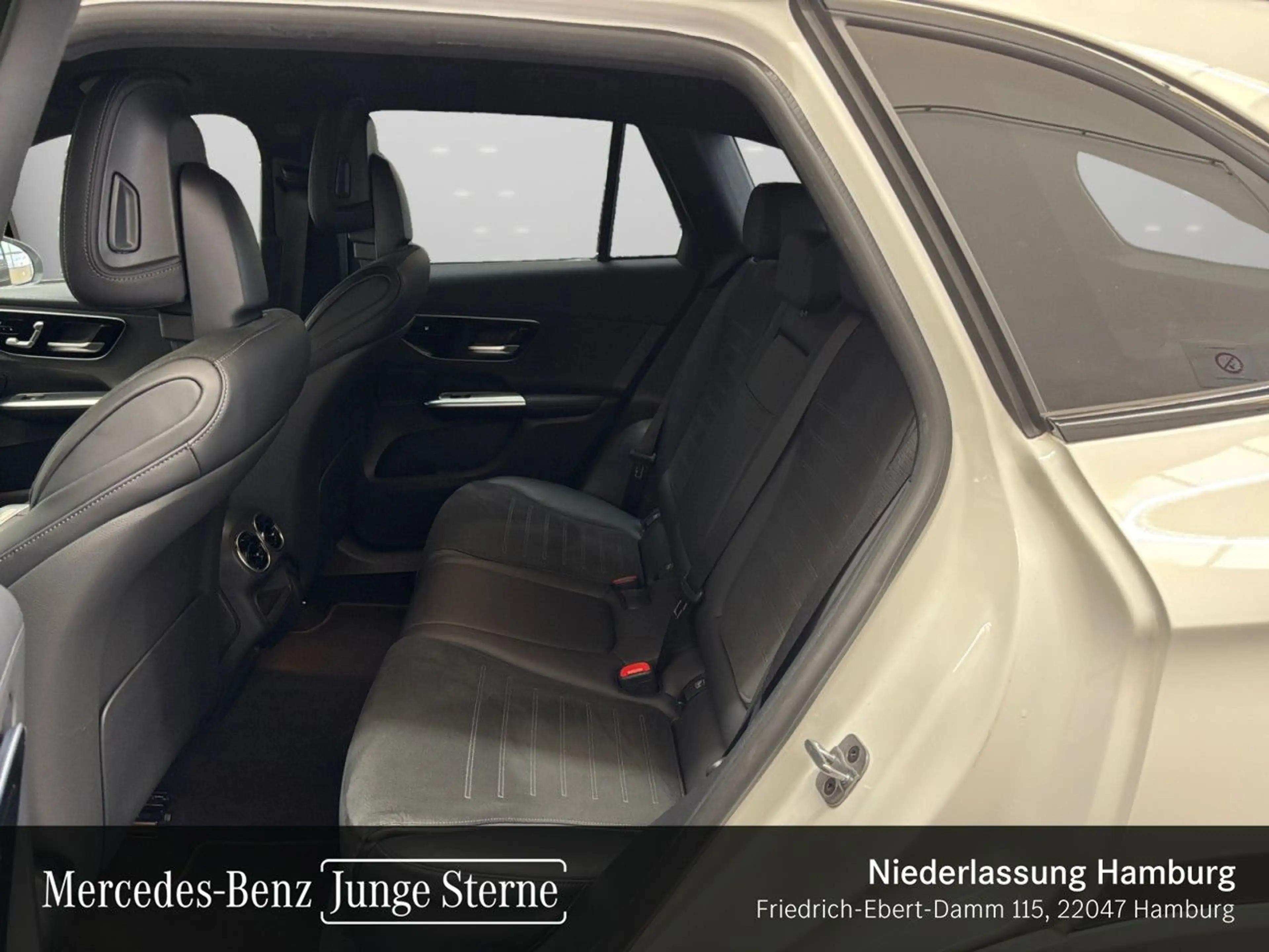 Mercedes-Benz GLC 300 e 4M AMG+NIGHT+360+TOTW+KEYLESS+9G — photo 11