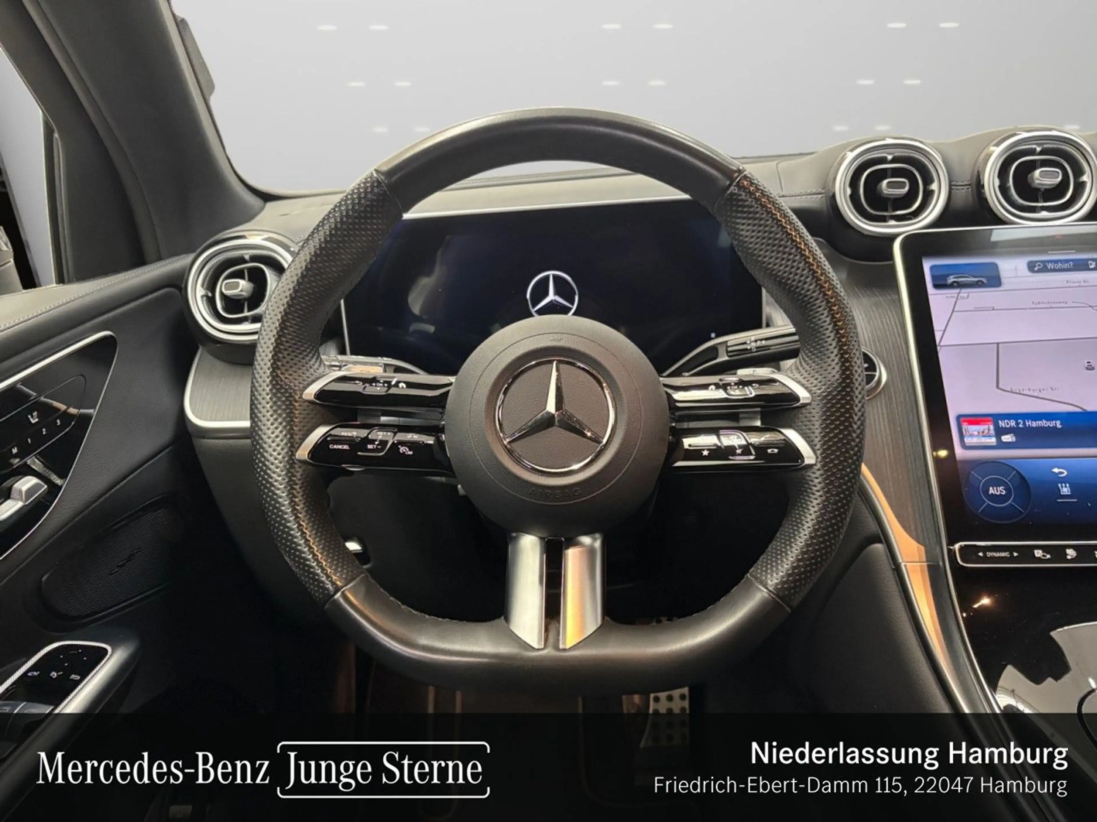 Mercedes-Benz GLC 300 e 4M AMG+NIGHT+360+TOTW+KEYLESS+9G — photo 13