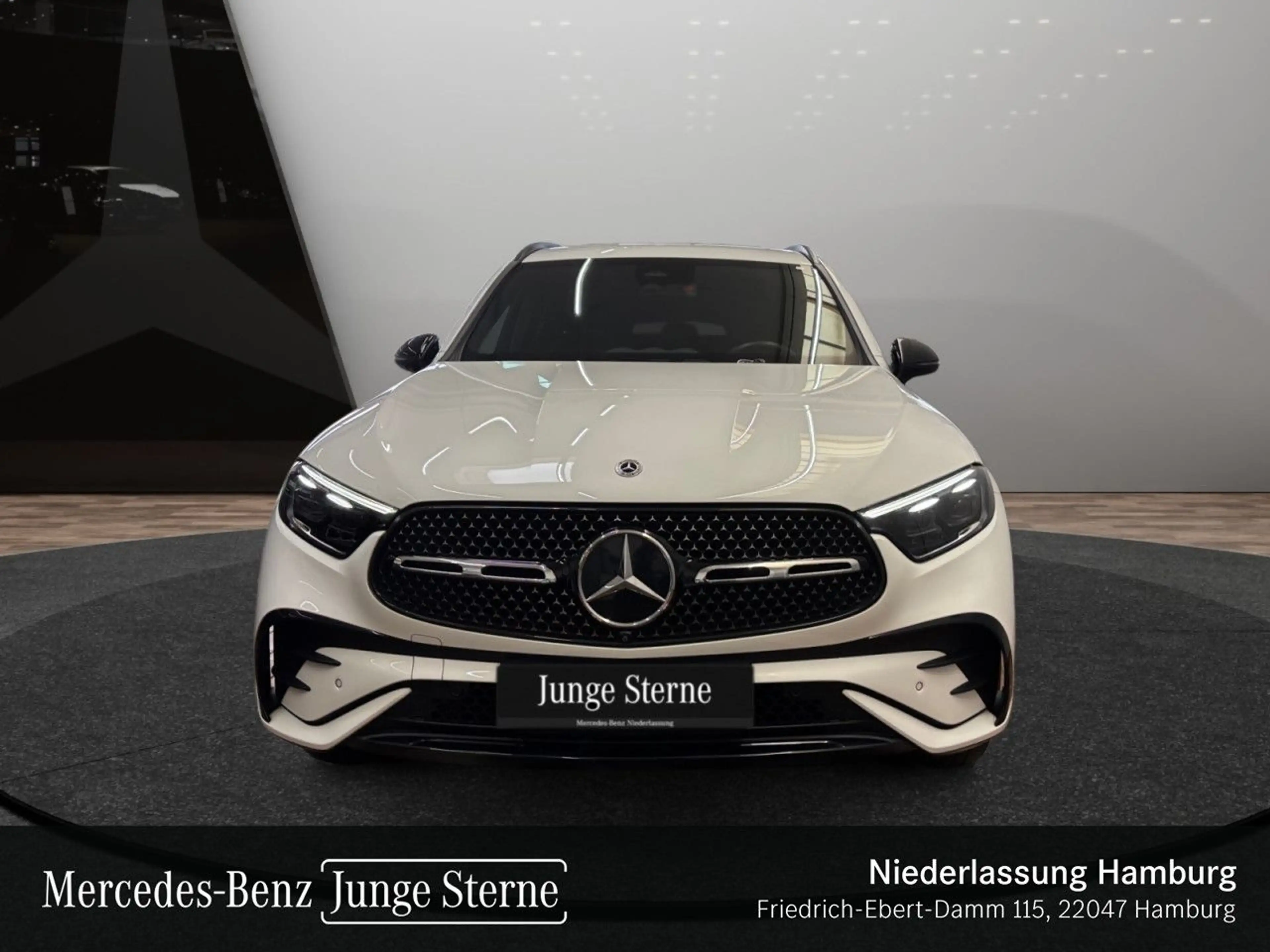 Mercedes-Benz GLC 300 e 4M AMG+NIGHT+360+TOTW+KEYLESS+9G — photo 3