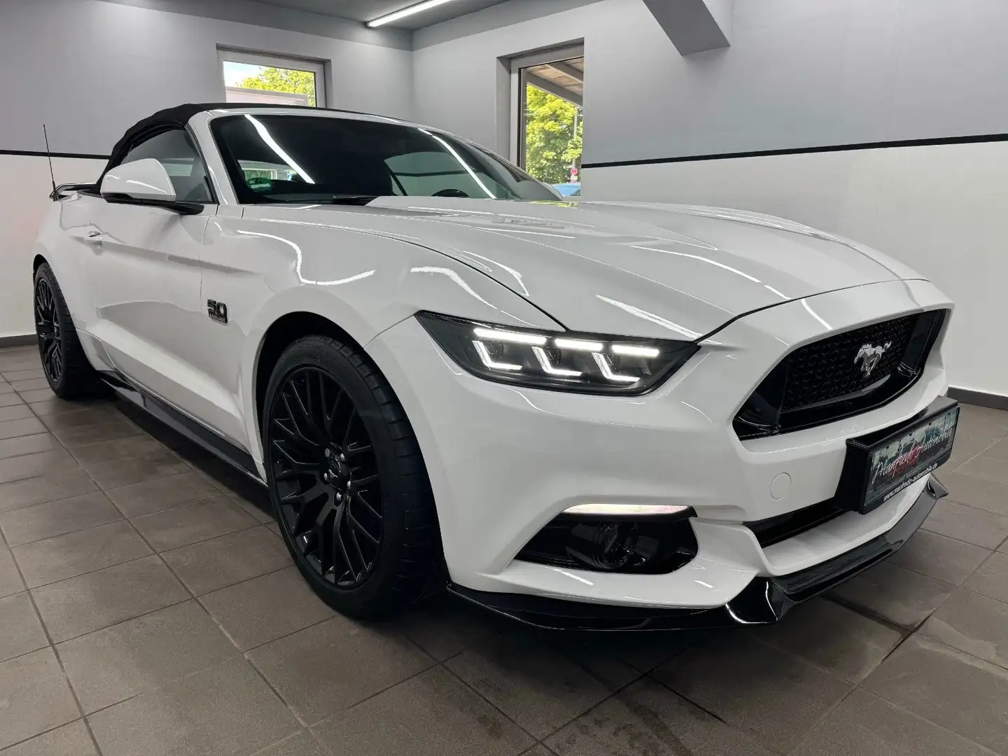Ford Mustang GT 5.0 Cabrio/EU+COC+Unfallfr/UNIKAT/R19 Weiß - 2