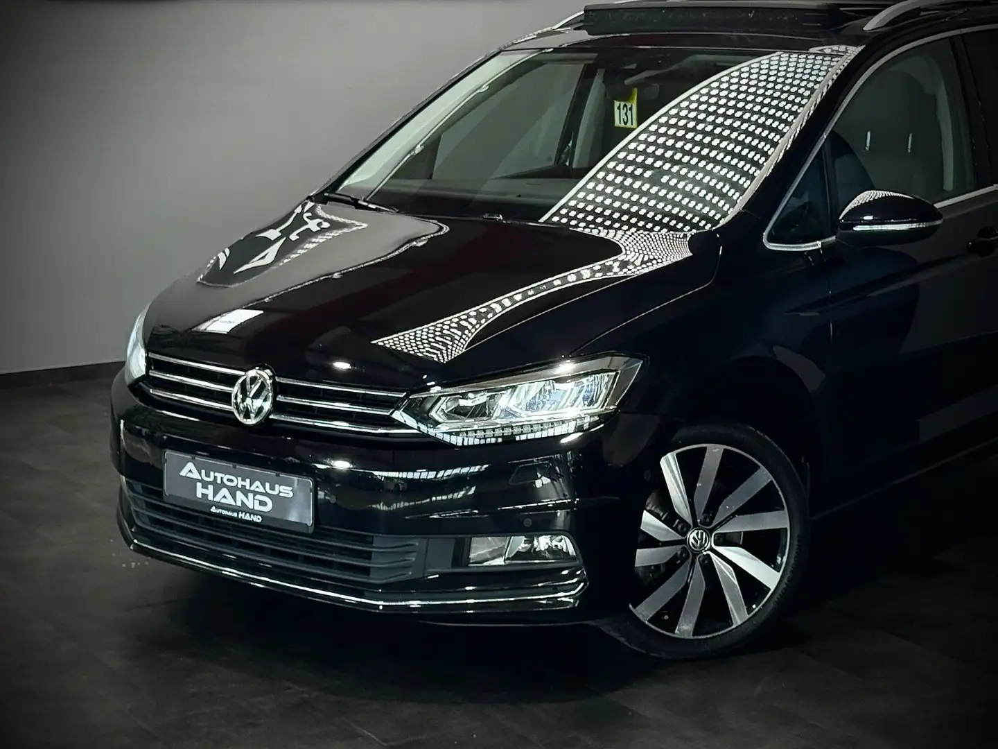 Volkswagen Touran 2.0 TDi*HIGHLINE*BMT*PANO*ACC*7-SITZER* Zwart - 2