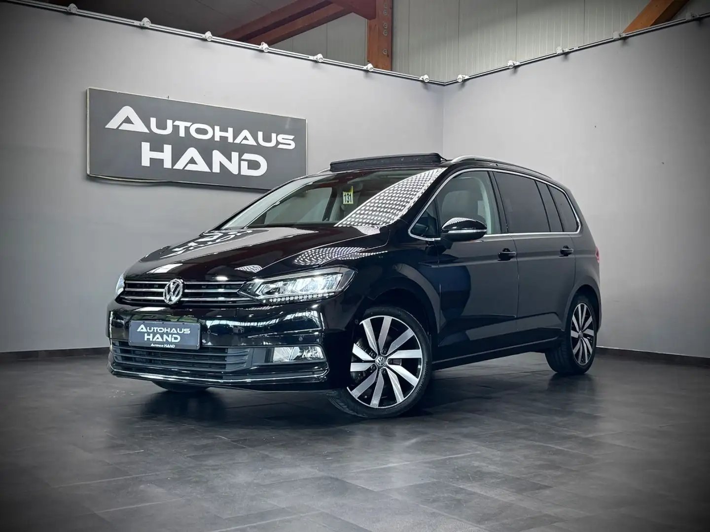 Volkswagen Touran 2.0 TDi*HIGHLINE*BMT*PANO*ACC*7-SITZER* Zwart - 1