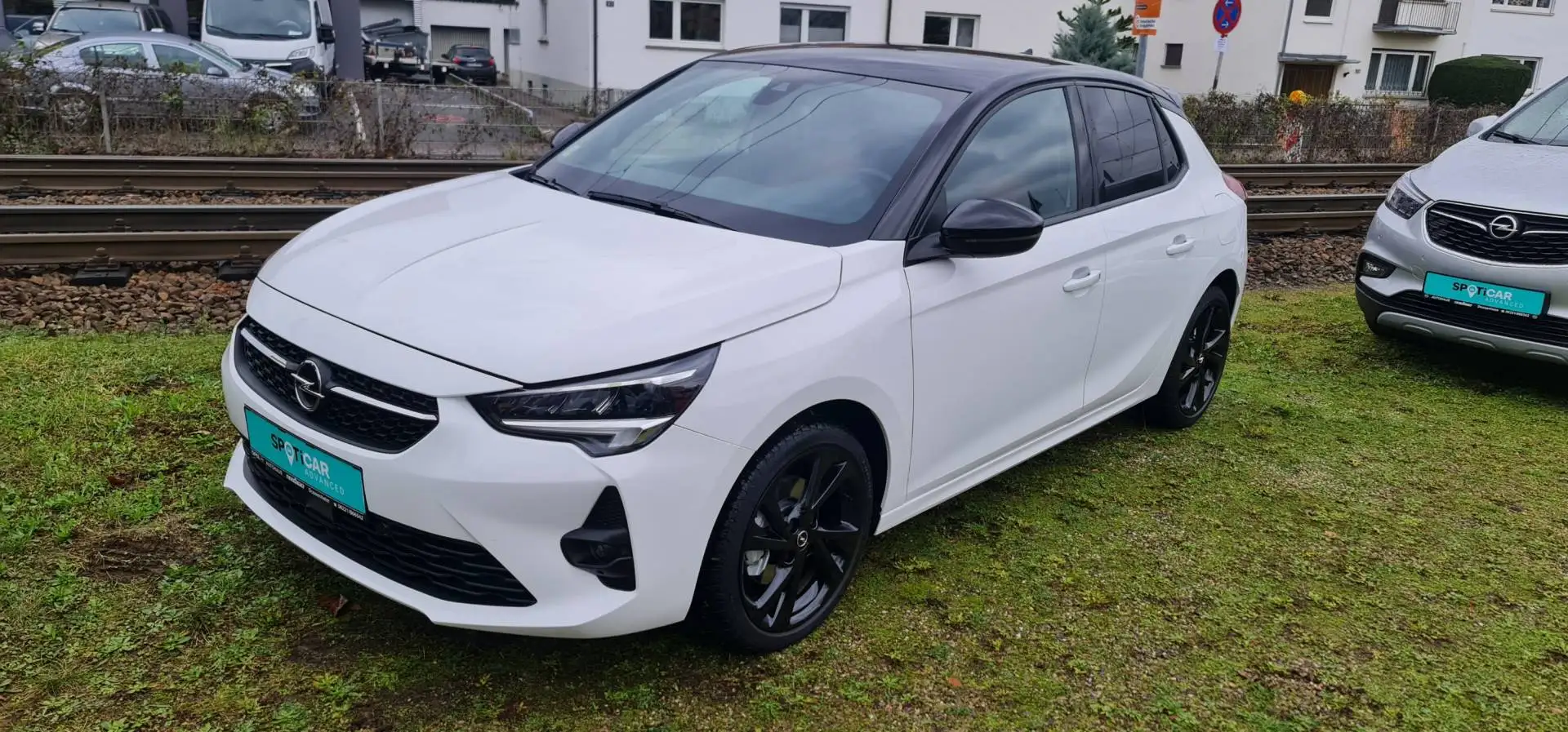 Opel Corsa CORSA 5T GS LINE 1.2(96)AT8S Wit - 1