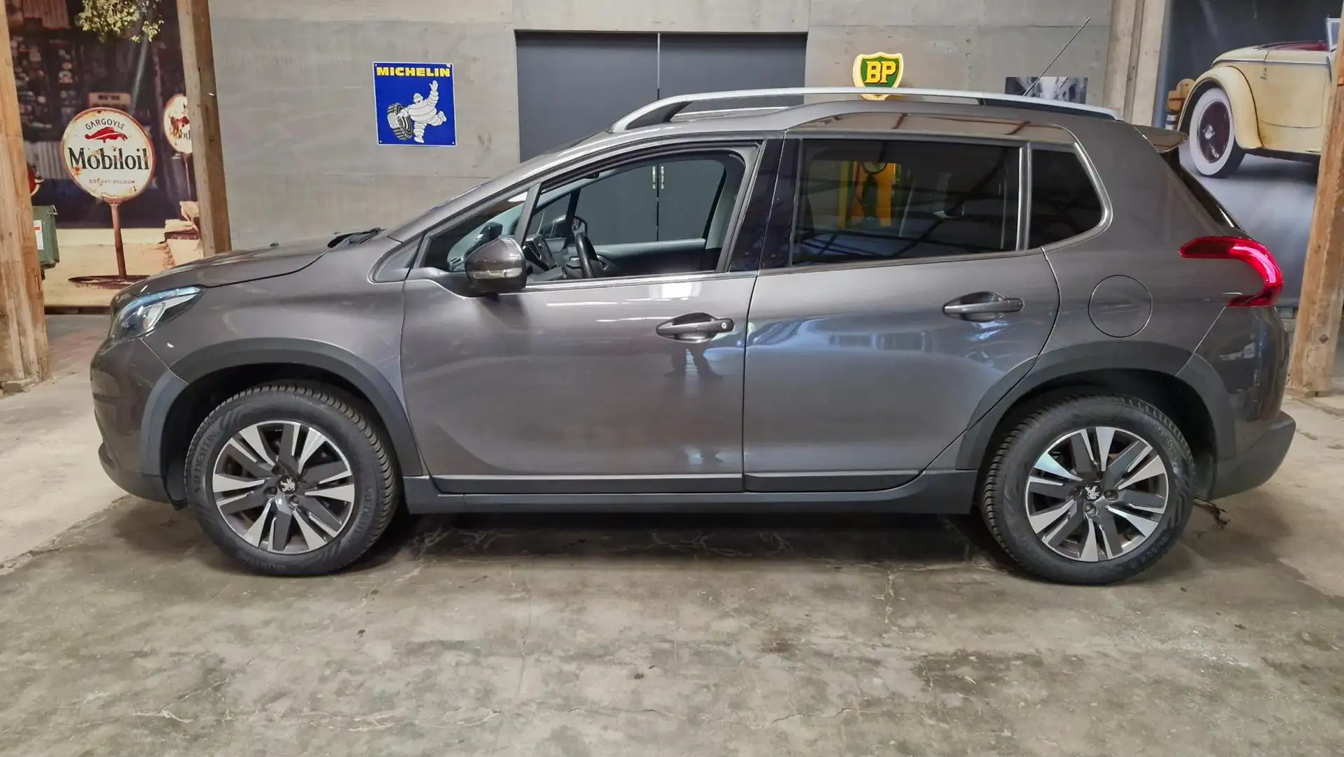 Peugeot 2008 1.2 PureTech Allure AUTOMAAT 110PK | Rijklaarprijs Gri - 2