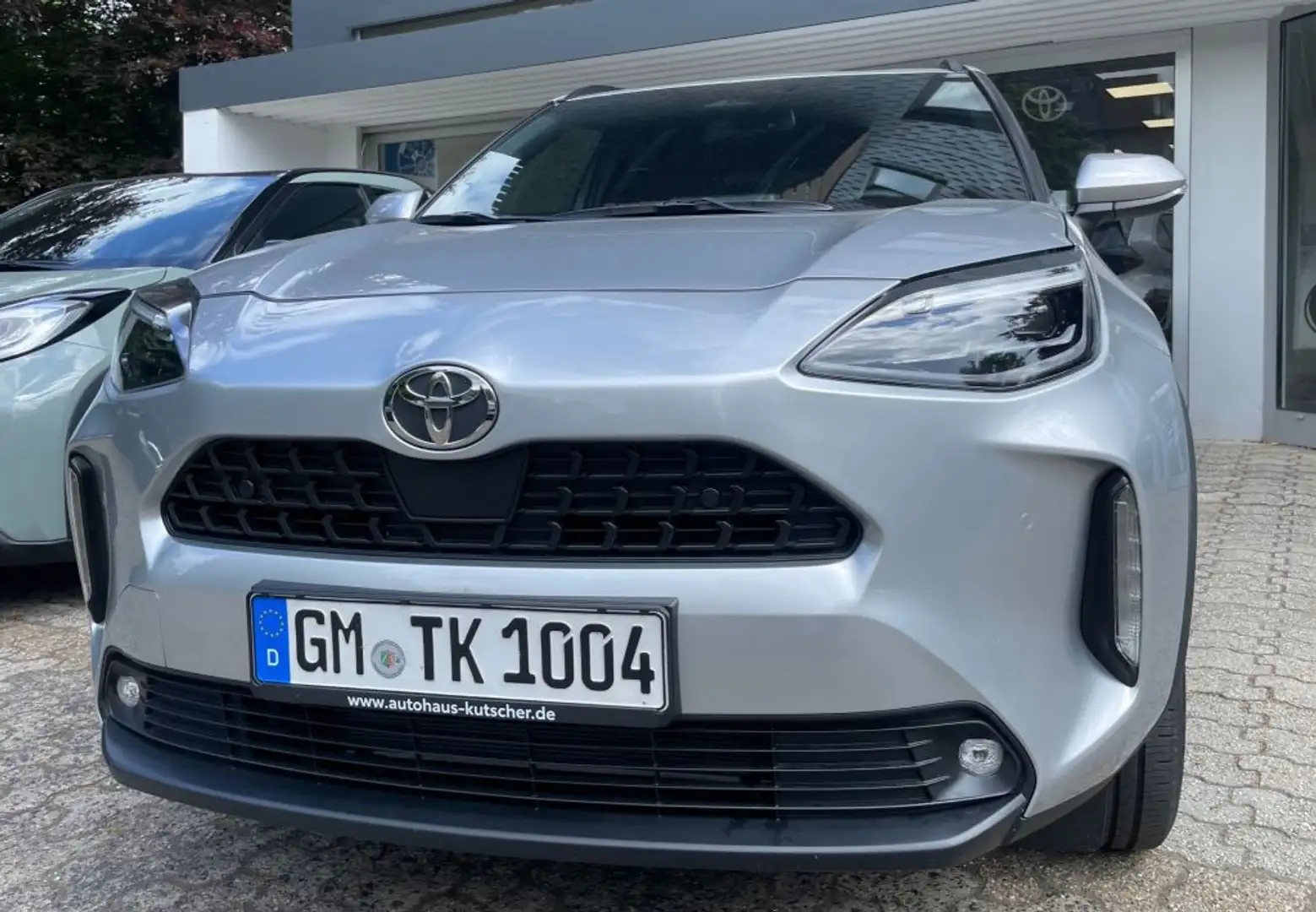Toyota Yaris Cross Yaris Cross Hybrid 130 1.5 Team D*Safety/Winter* Silber - 1
