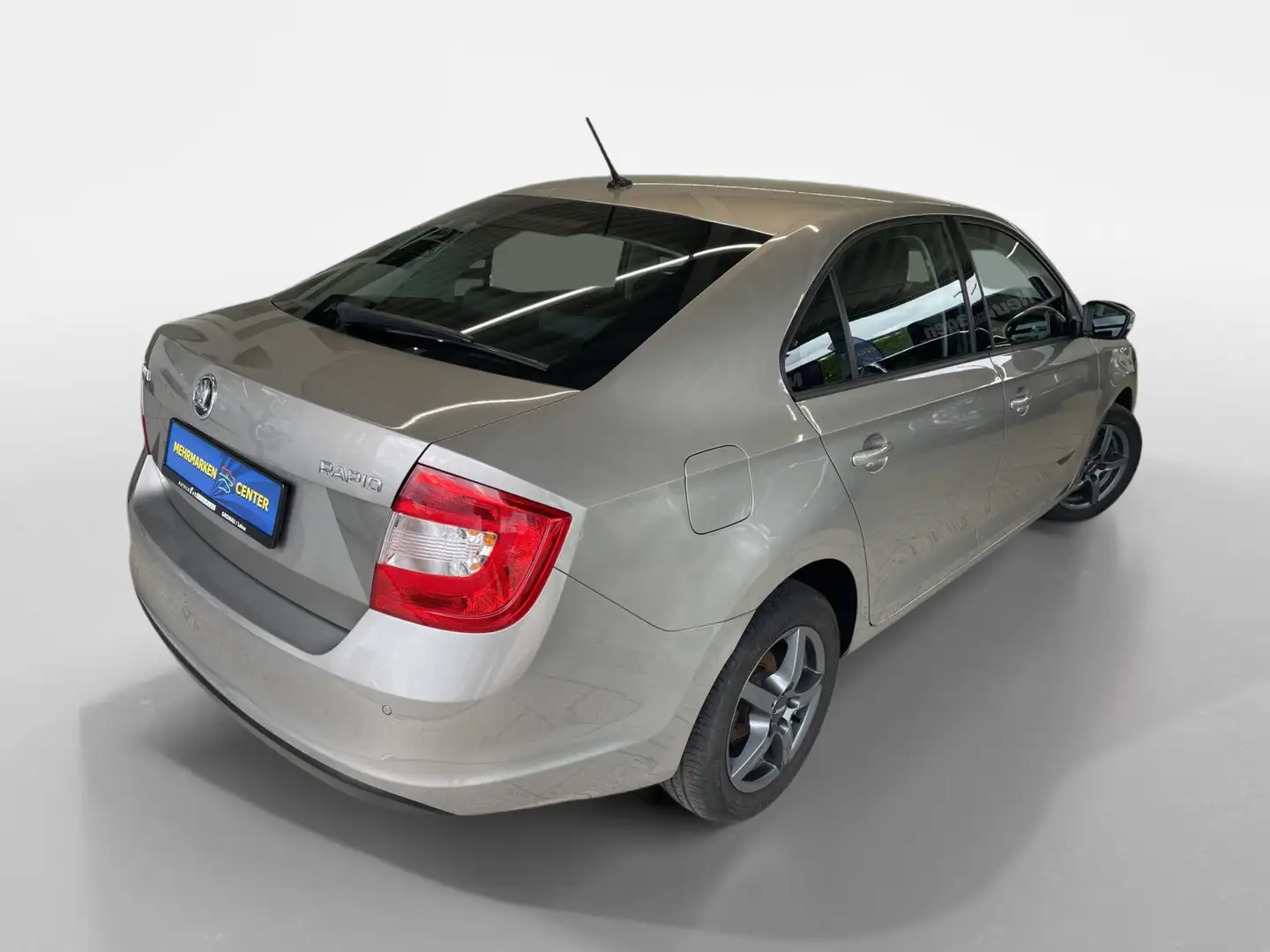 Skoda Rapid/Spaceback Beige - 2