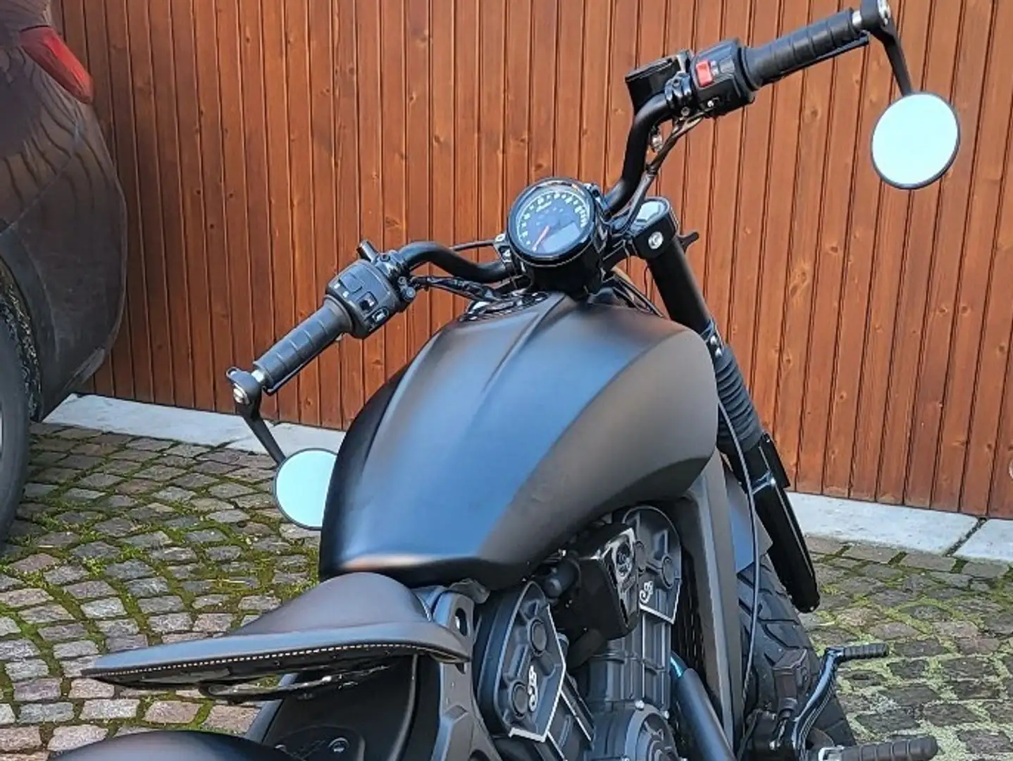 Indian Scout Bobber Sixty Black - 2