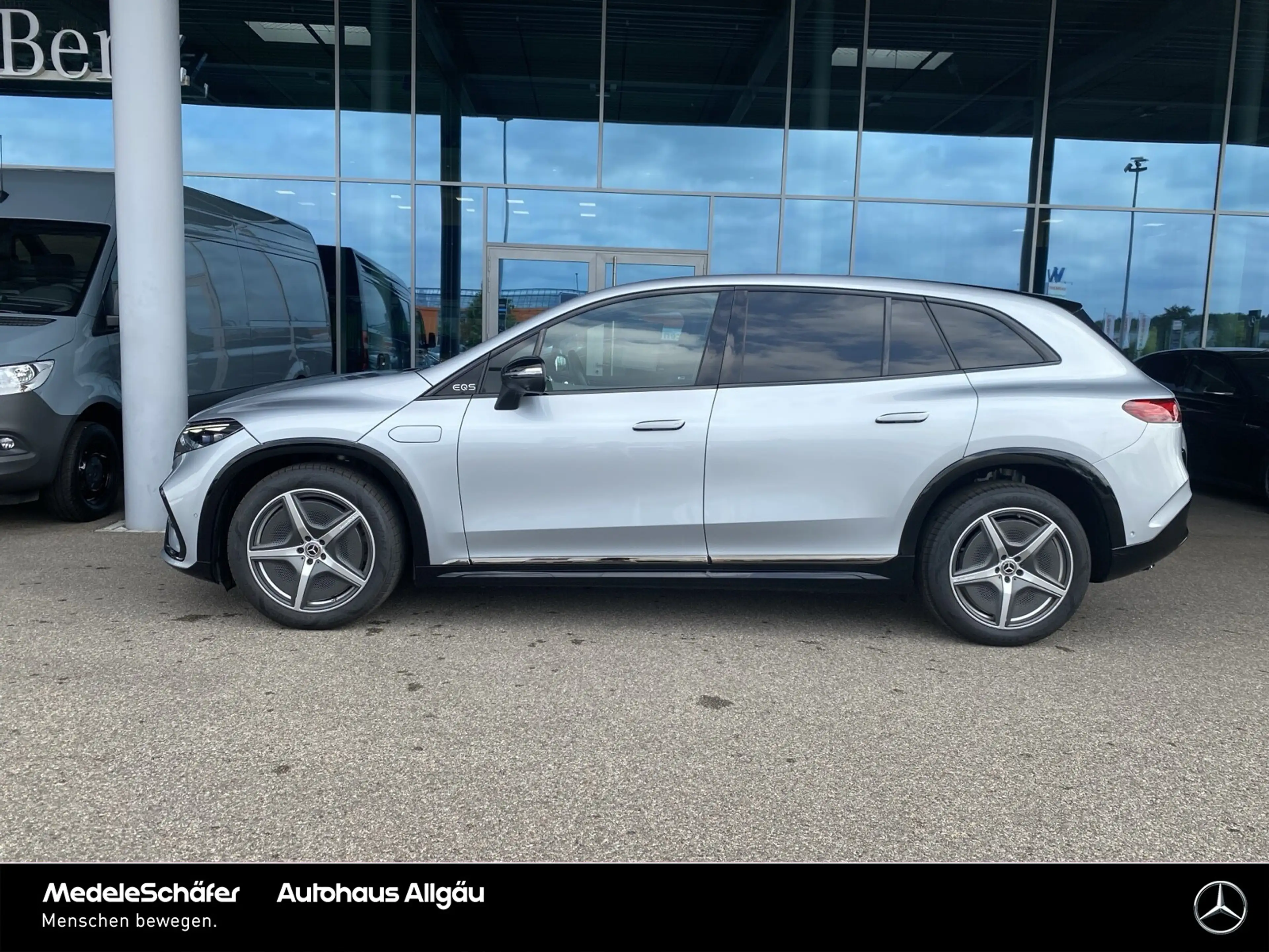 Mercedes-Benz EQS SUV EQS SUV 450 4M AMG Night 21" Permium 360° Pano — photo 2