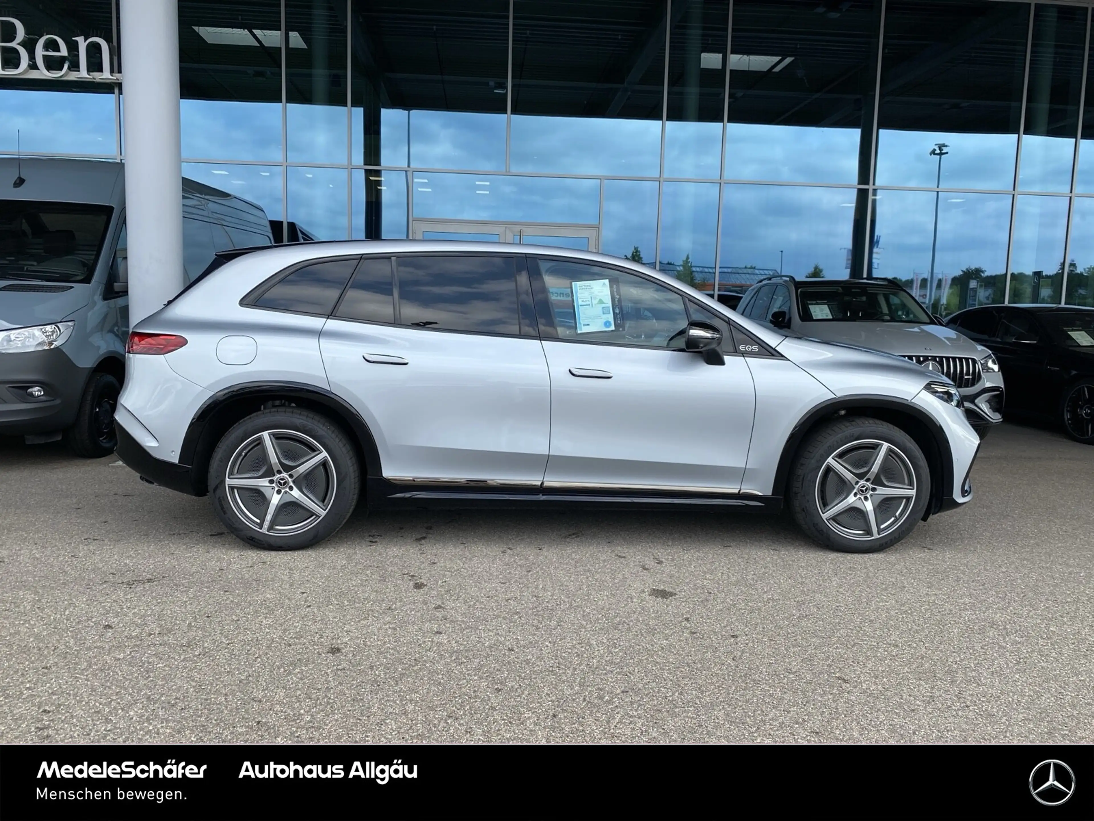 Mercedes-Benz EQS SUV EQS SUV 450 4M AMG Night 21" Permium 360° Pano — photo 3