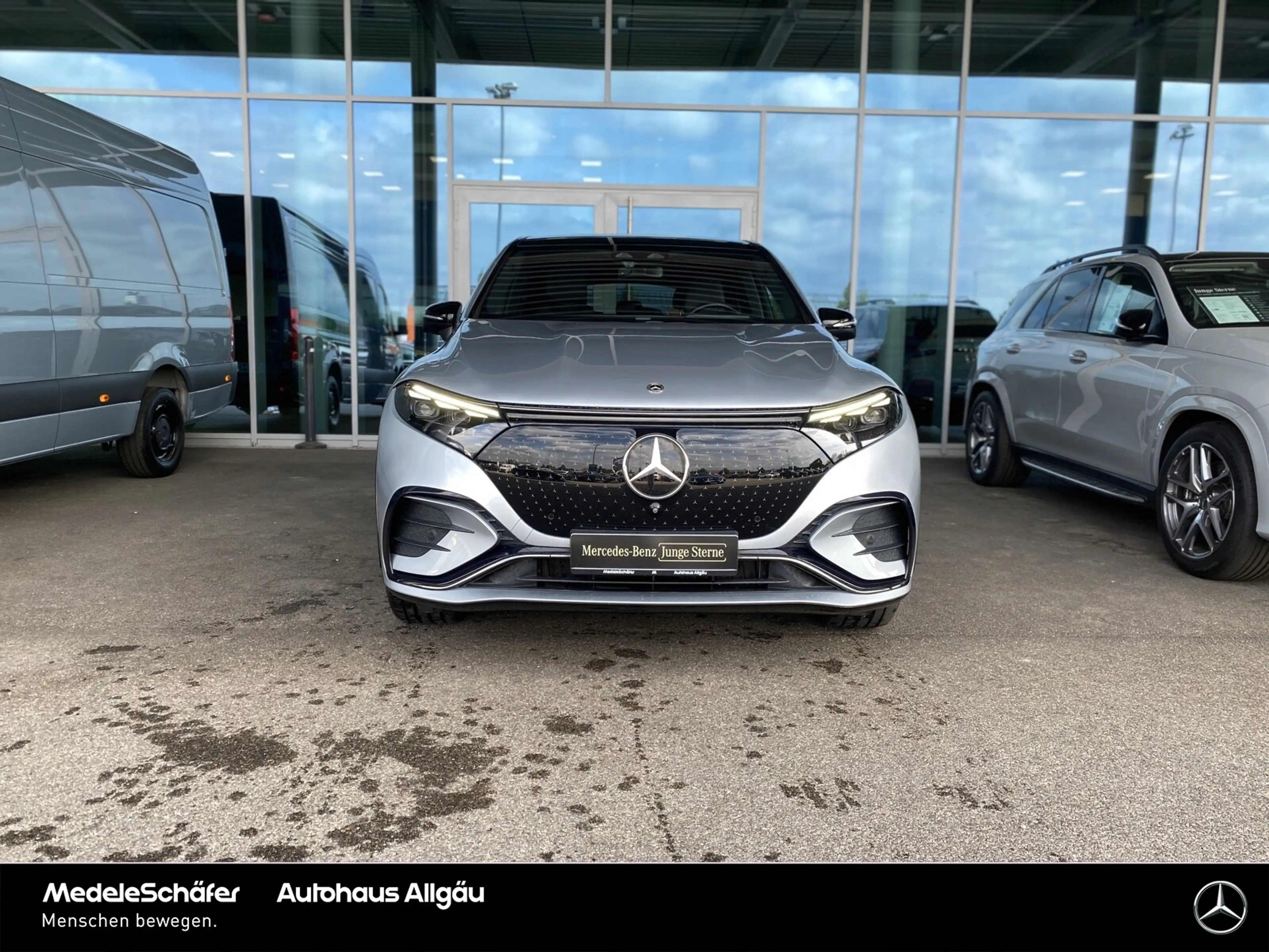 Mercedes-Benz EQS SUV EQS SUV 450 4M AMG Night 21" Permium 360° Pano — photo 4