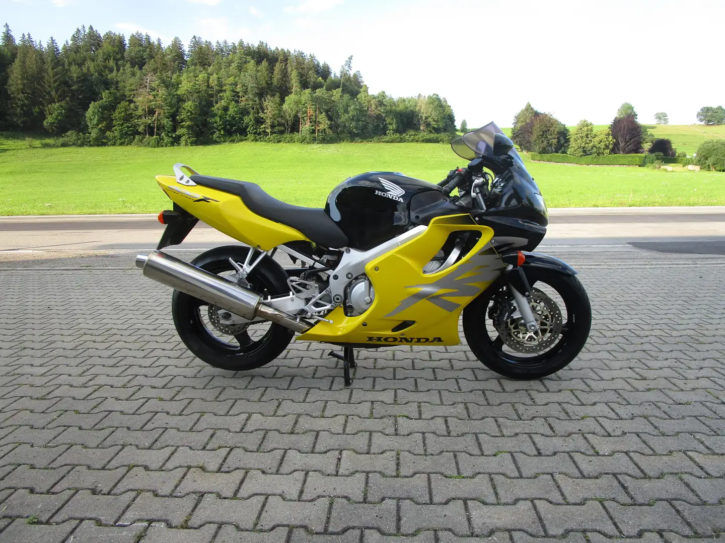 Honda CBR 600 F Sarı - 1