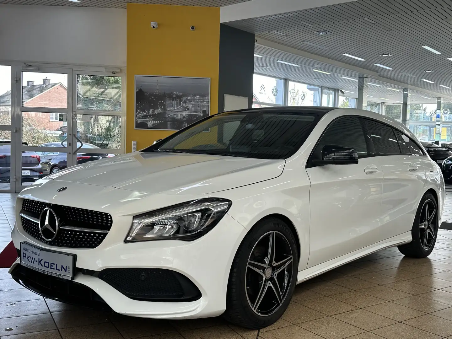 Mercedes-Benz CLA 200 AMG-LiNE*PANO*KAMERA*NiGH Blanc - 1