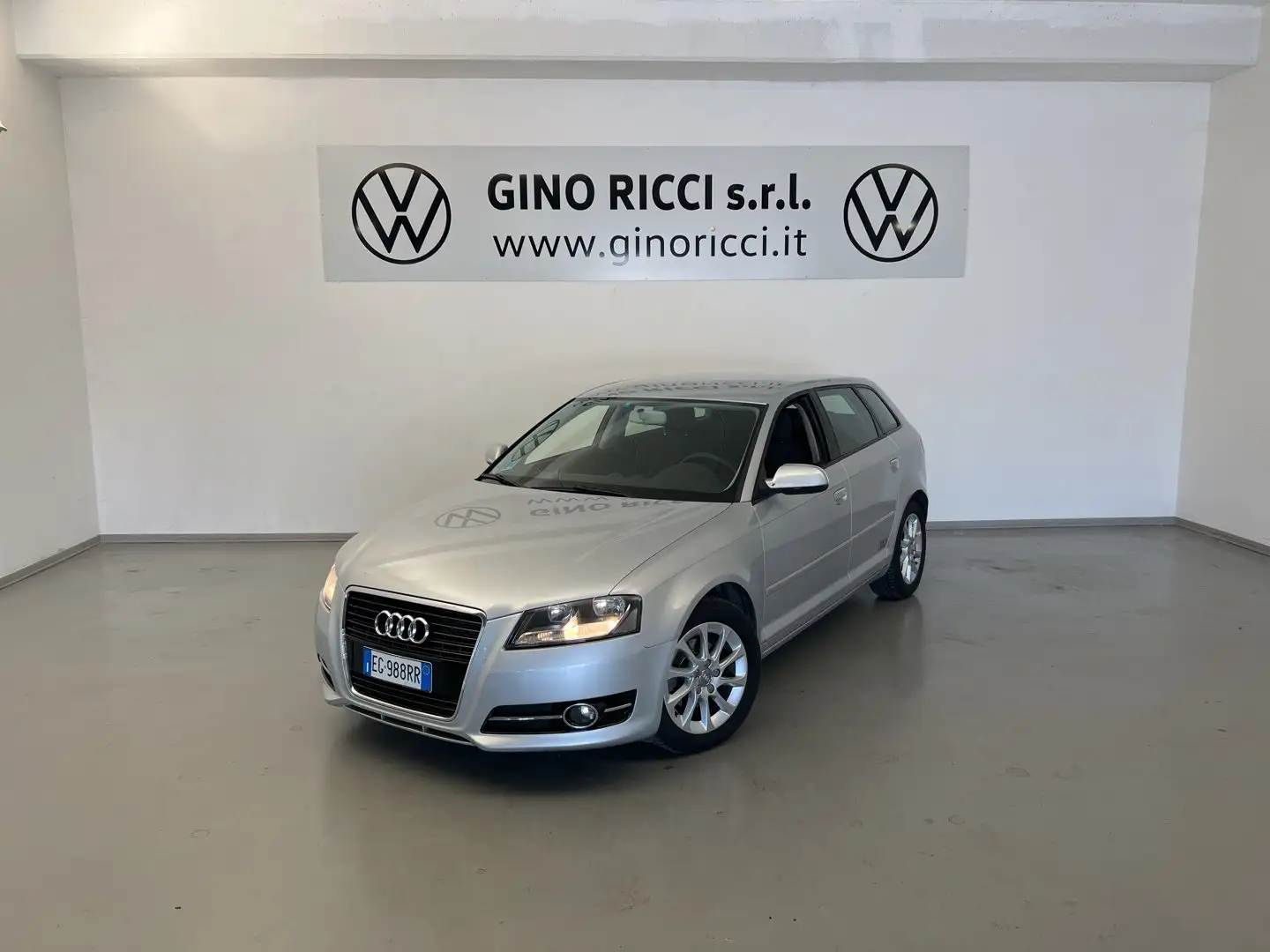 Audi A3 A3 SPB 1.6 TDI CR F.AP. Young Edition Argintiu - 1
