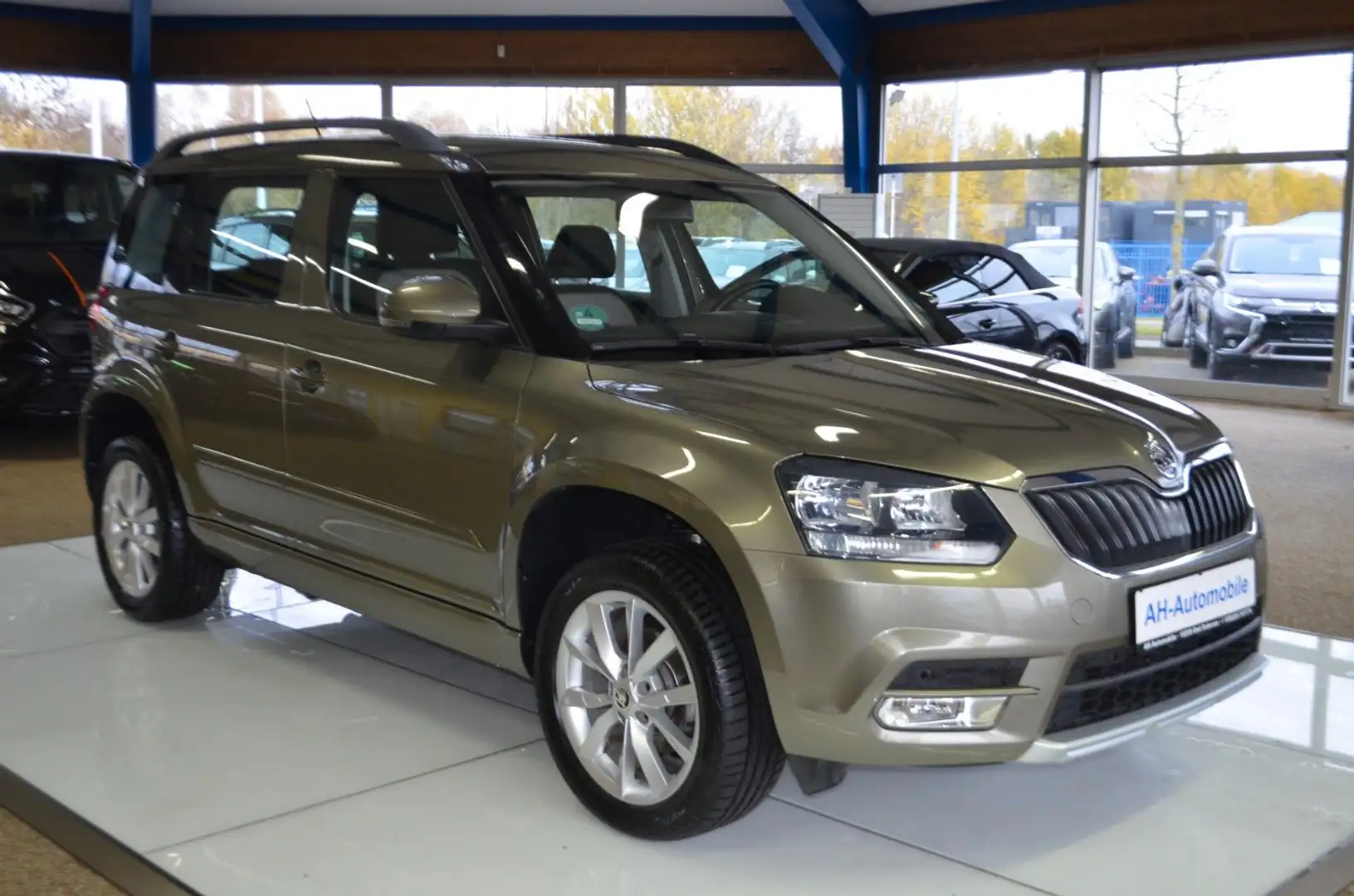 Skoda Yeti Elegance AUTOMATIK / KLIMAAUTO./ PDC Grün - 2