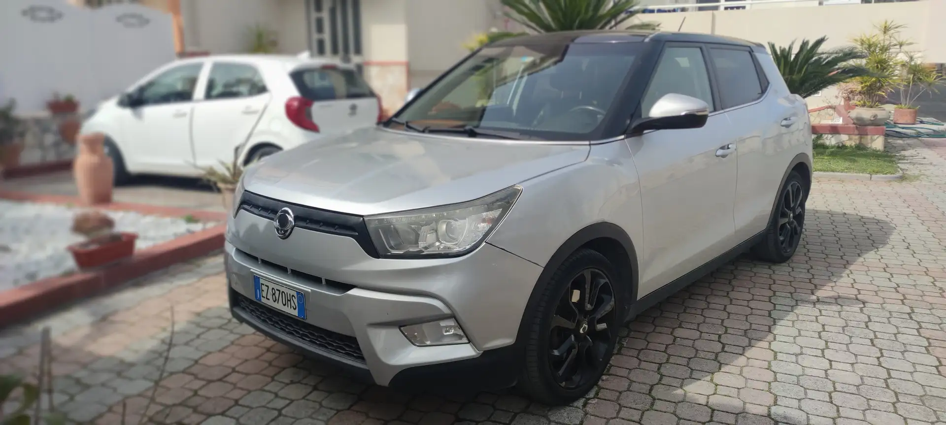 SsangYong Tivoli Tivoli+1.6+Be+2wd+auto Grigio - 1