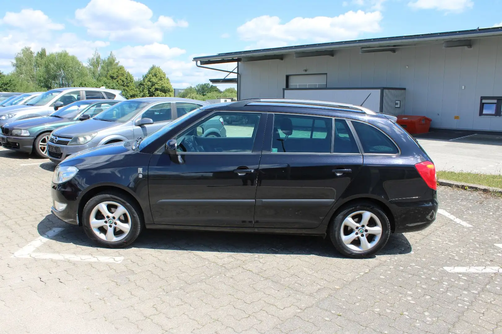 Skoda Fabia 1.6 TDI Combi Ambition *8 FACH* Schwarz - 2