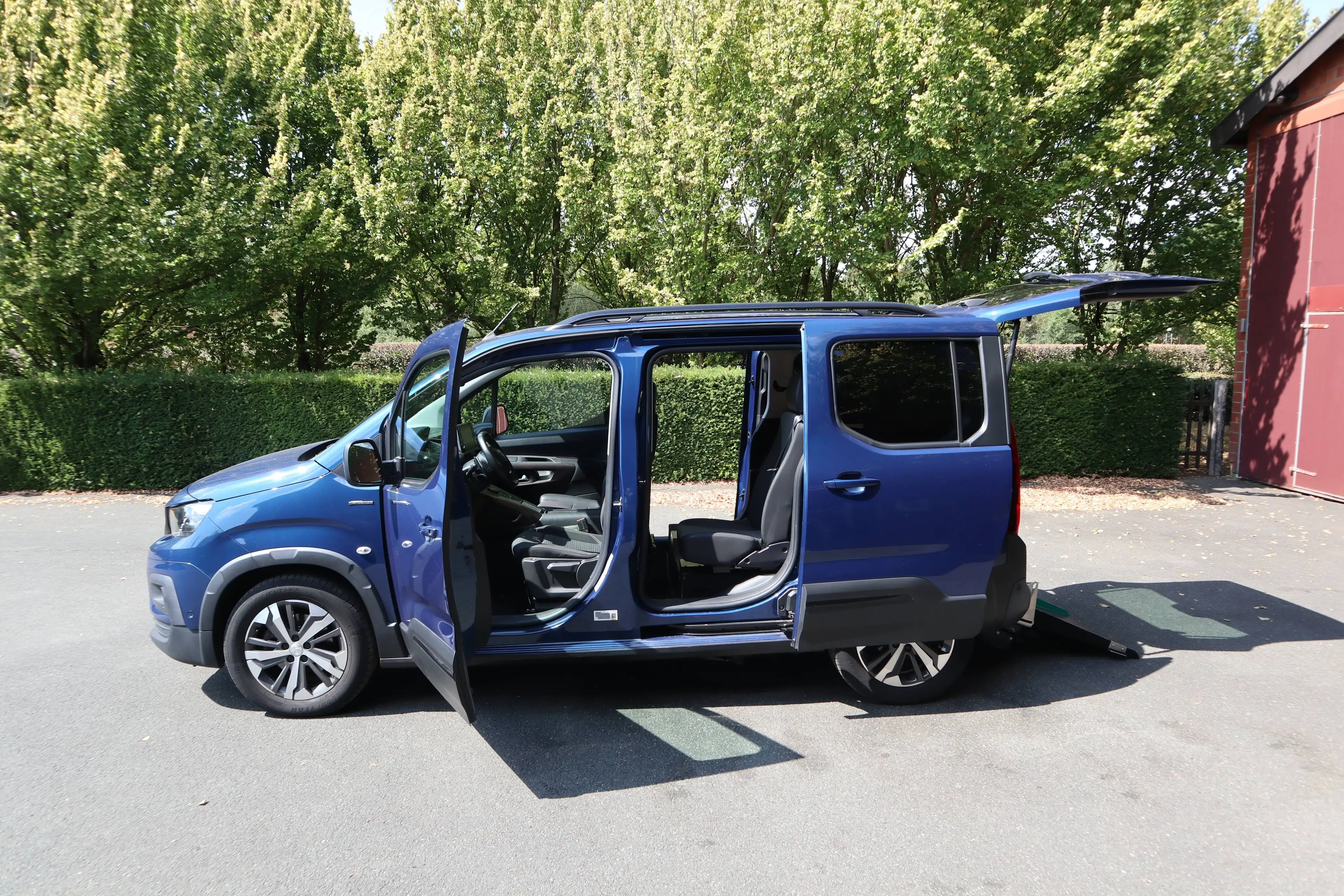 Peugeot Rifter Rifter Diesel BlueHDI 130 GT*rollstuhlgerecht*elek. Drehsitz*Garantie* — photo 6