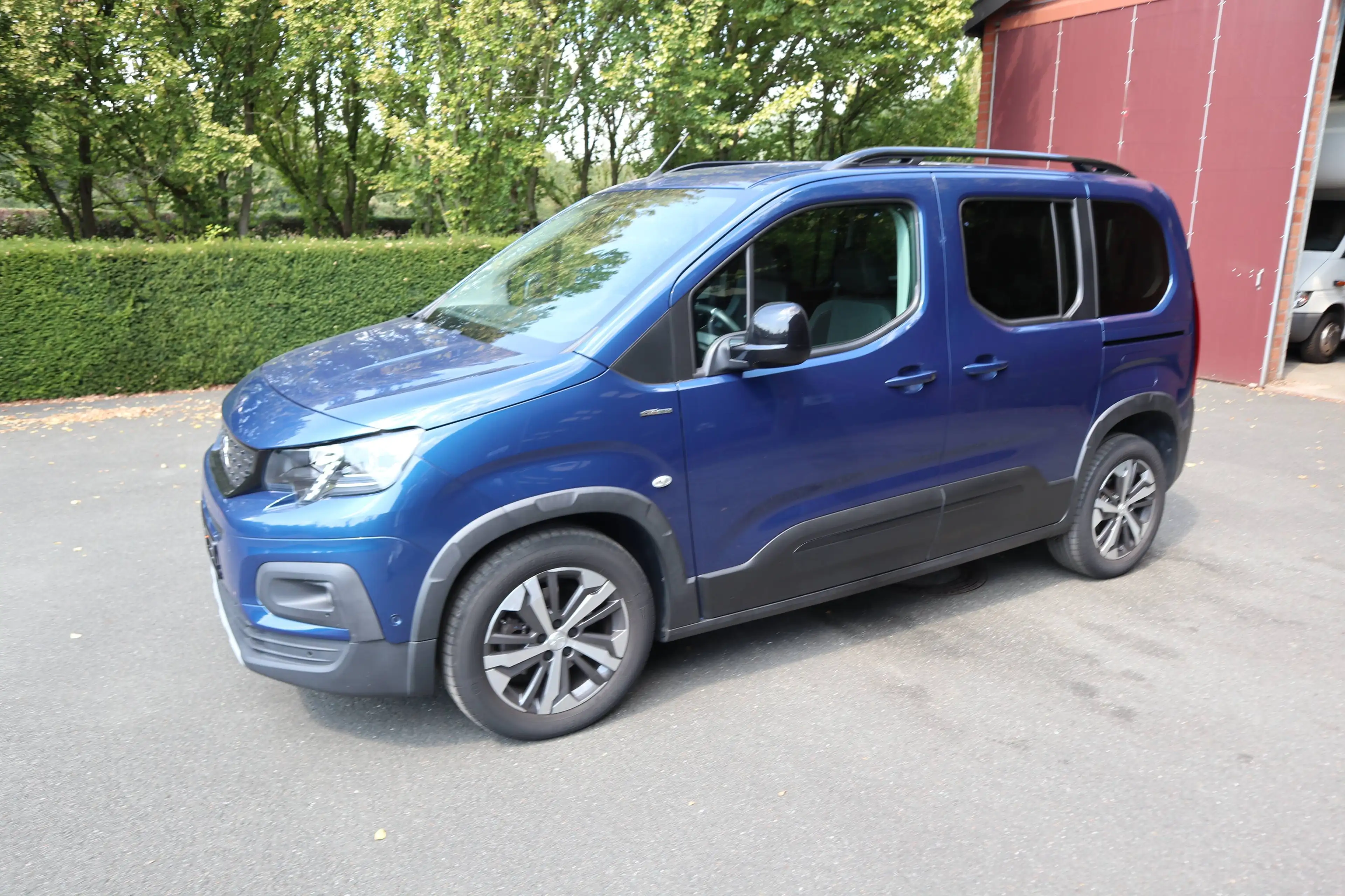 Peugeot Rifter Rifter Diesel BlueHDI 130 GT*rollstuhlgerecht*elek. Drehsitz*Garantie* — photo 2
