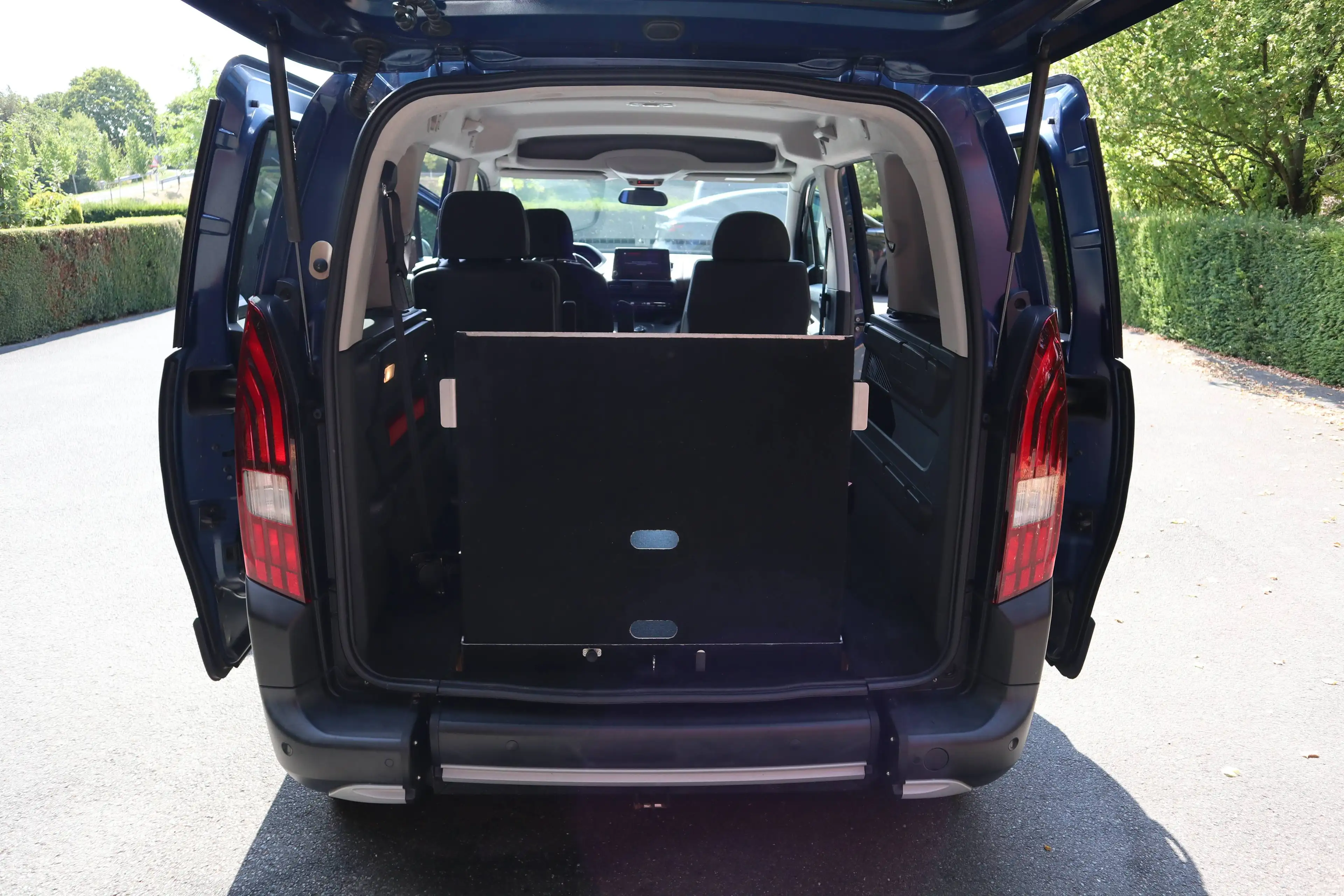 Peugeot Rifter Rifter Diesel BlueHDI 130 GT*rollstuhlgerecht*elek. Drehsitz*Garantie* — photo 8