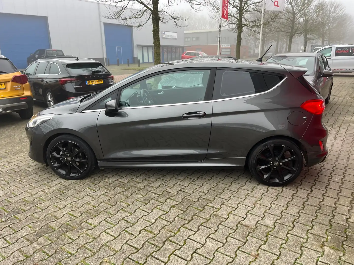 Ford Fiesta 1.0 100pk EcoBoost Titanium Automaat / Trekhaak / Grau - 2