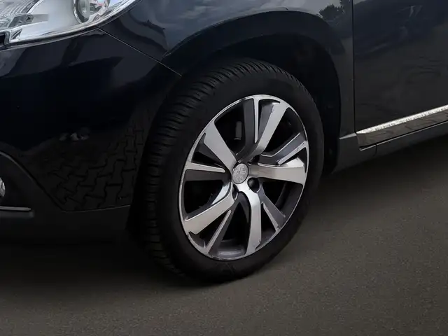 Peugeot 2008 view 3