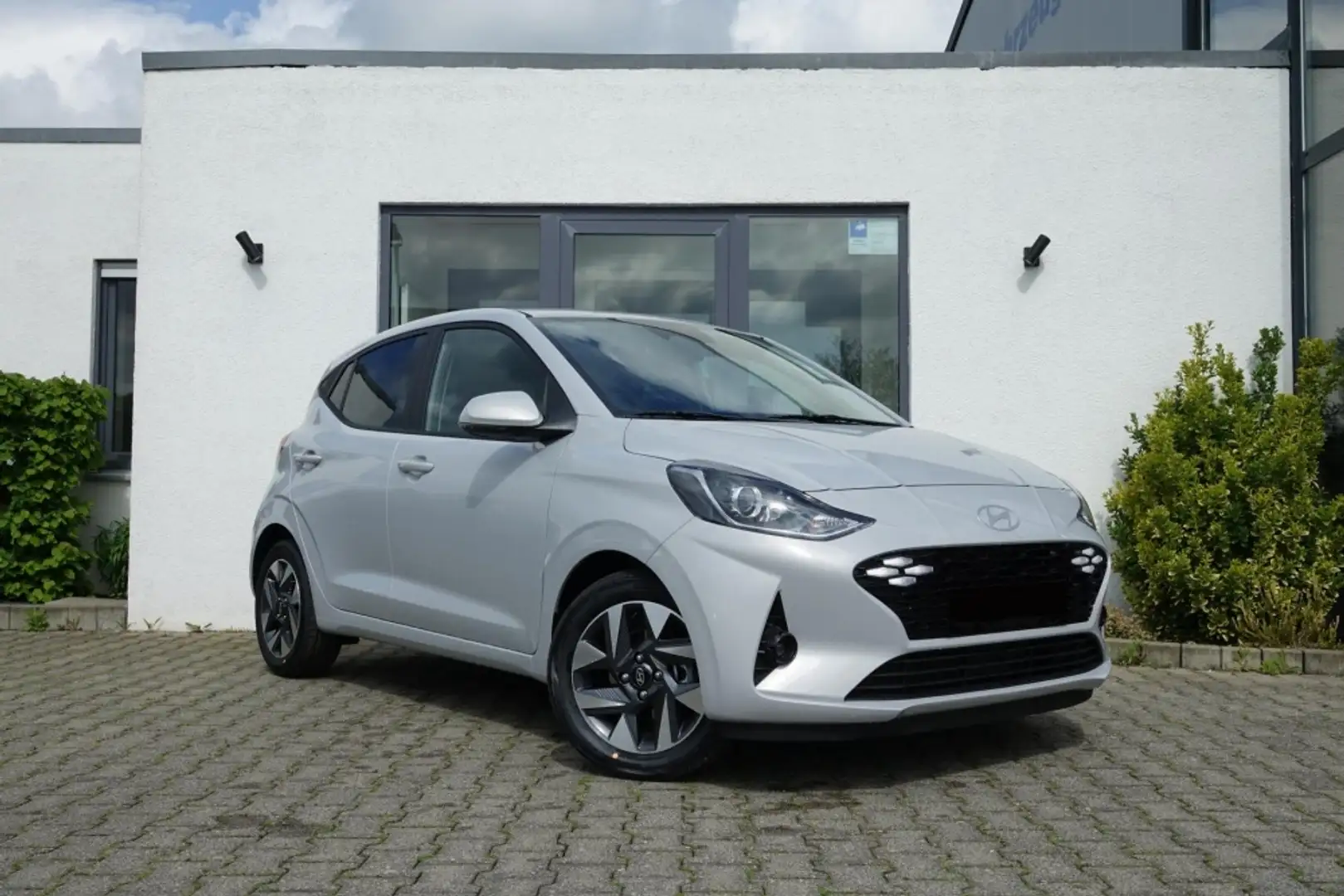 Hyundai i10 PRIME 1.2 79PS Navi/Kamera/Sitz+Lenkradhzg.! Grau - 1