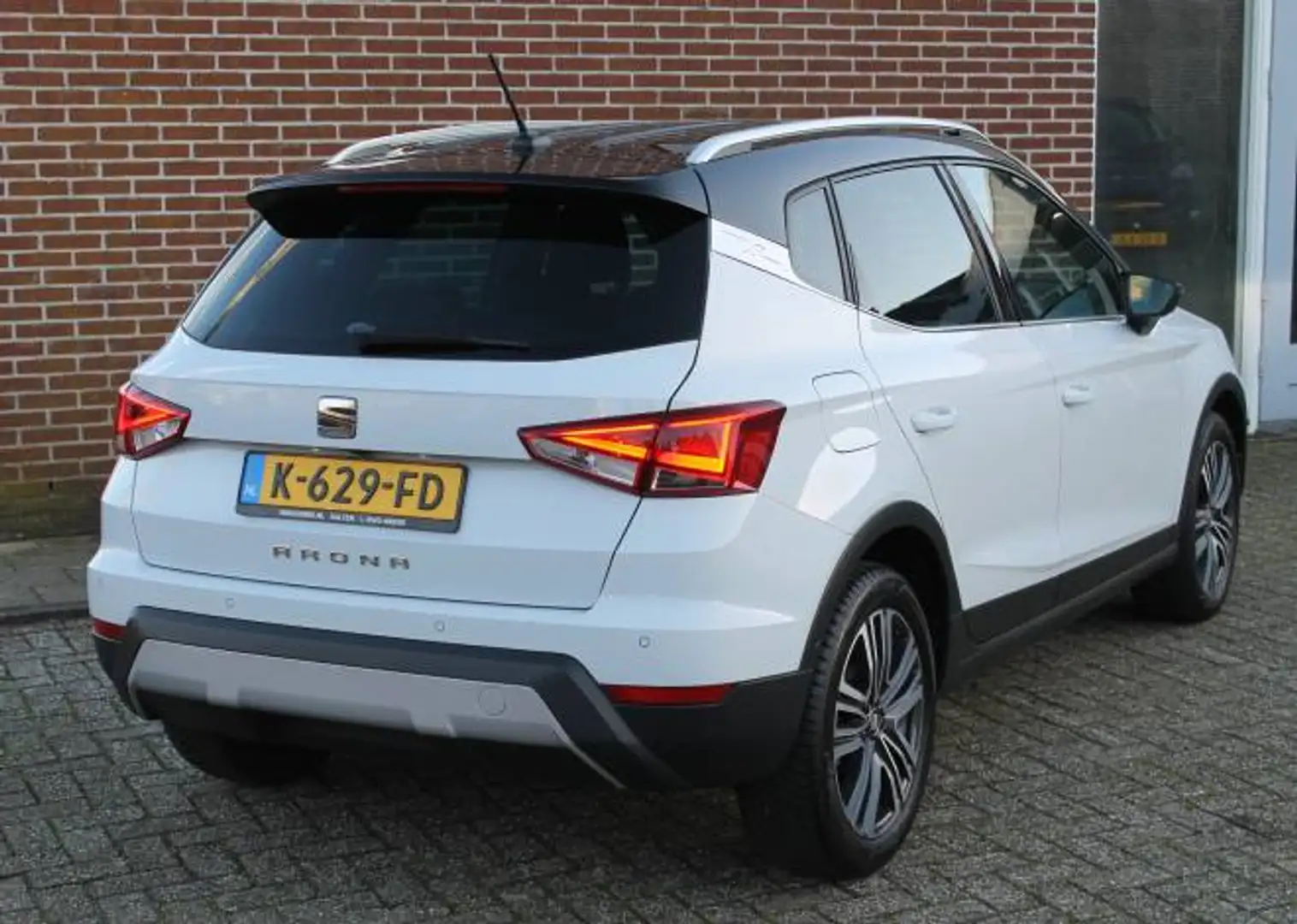 SEAT Arona 1.0 TSI 115pk Xcellence Business Intense Blanc - 2