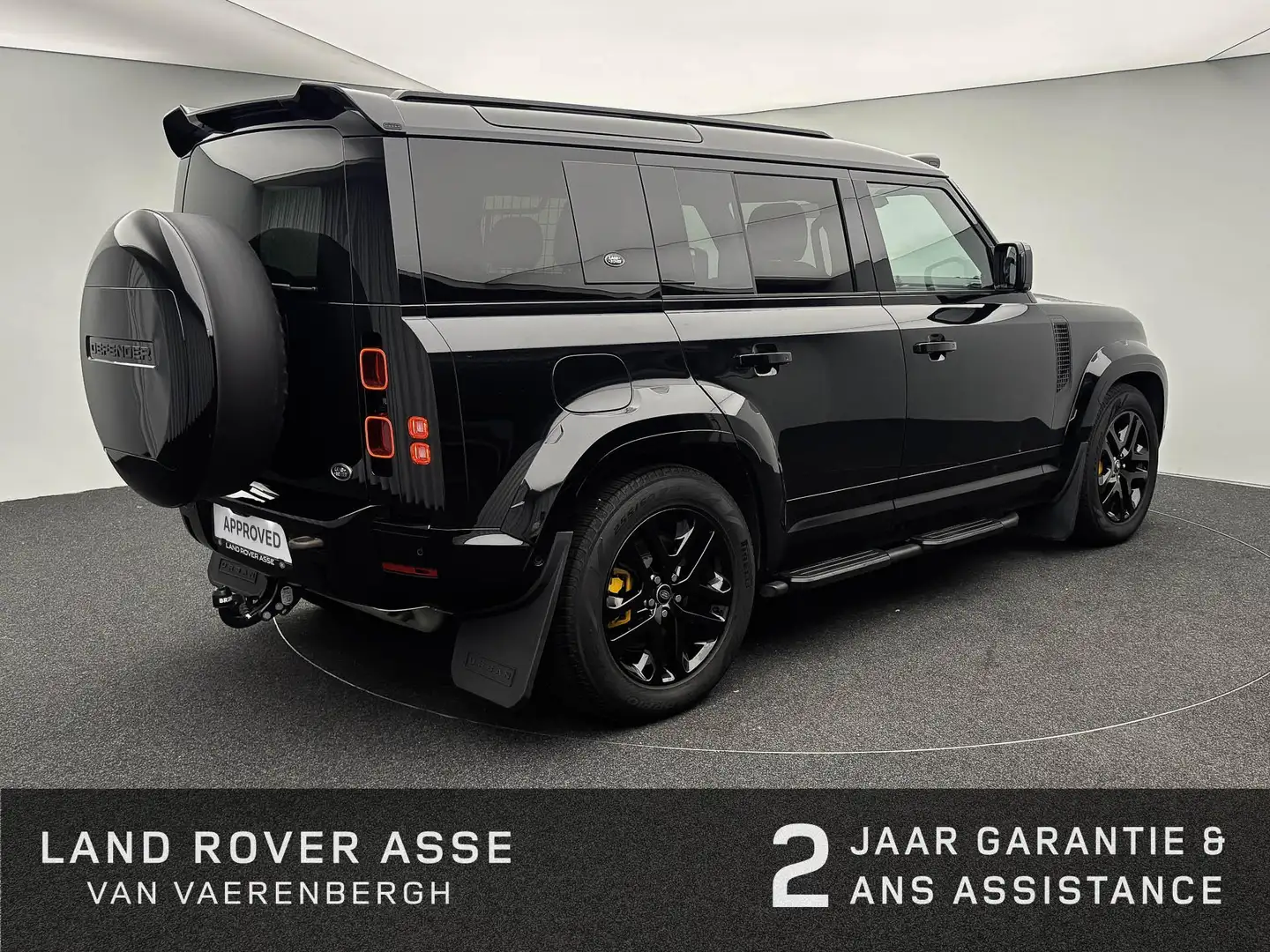 Land Rover Defender 110 P400e X-Dynamic SE URBAN Zwart - 2