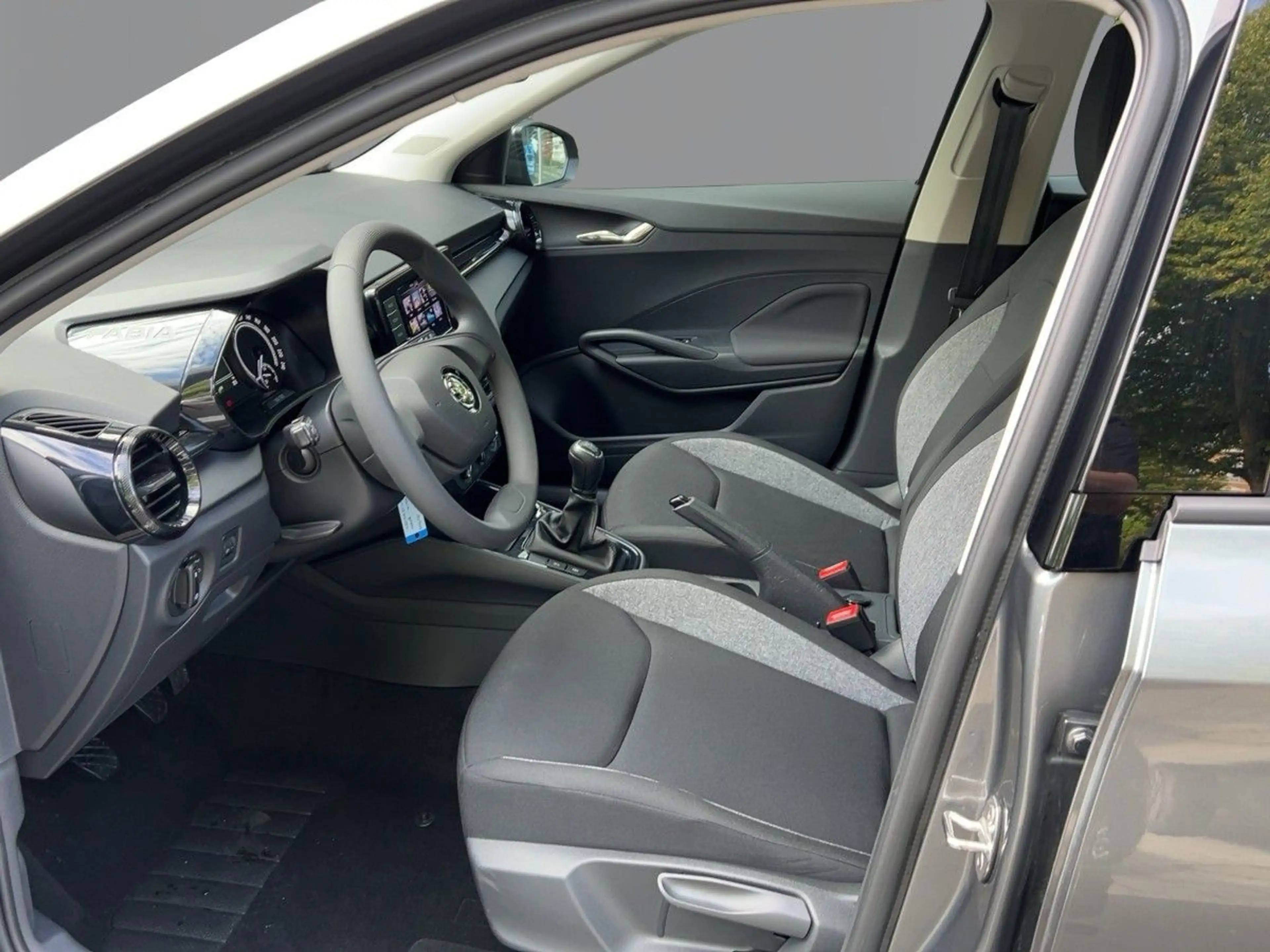 Skoda Fabia 1.0 MPI Active Sitzhzg LED PDC — photo 6