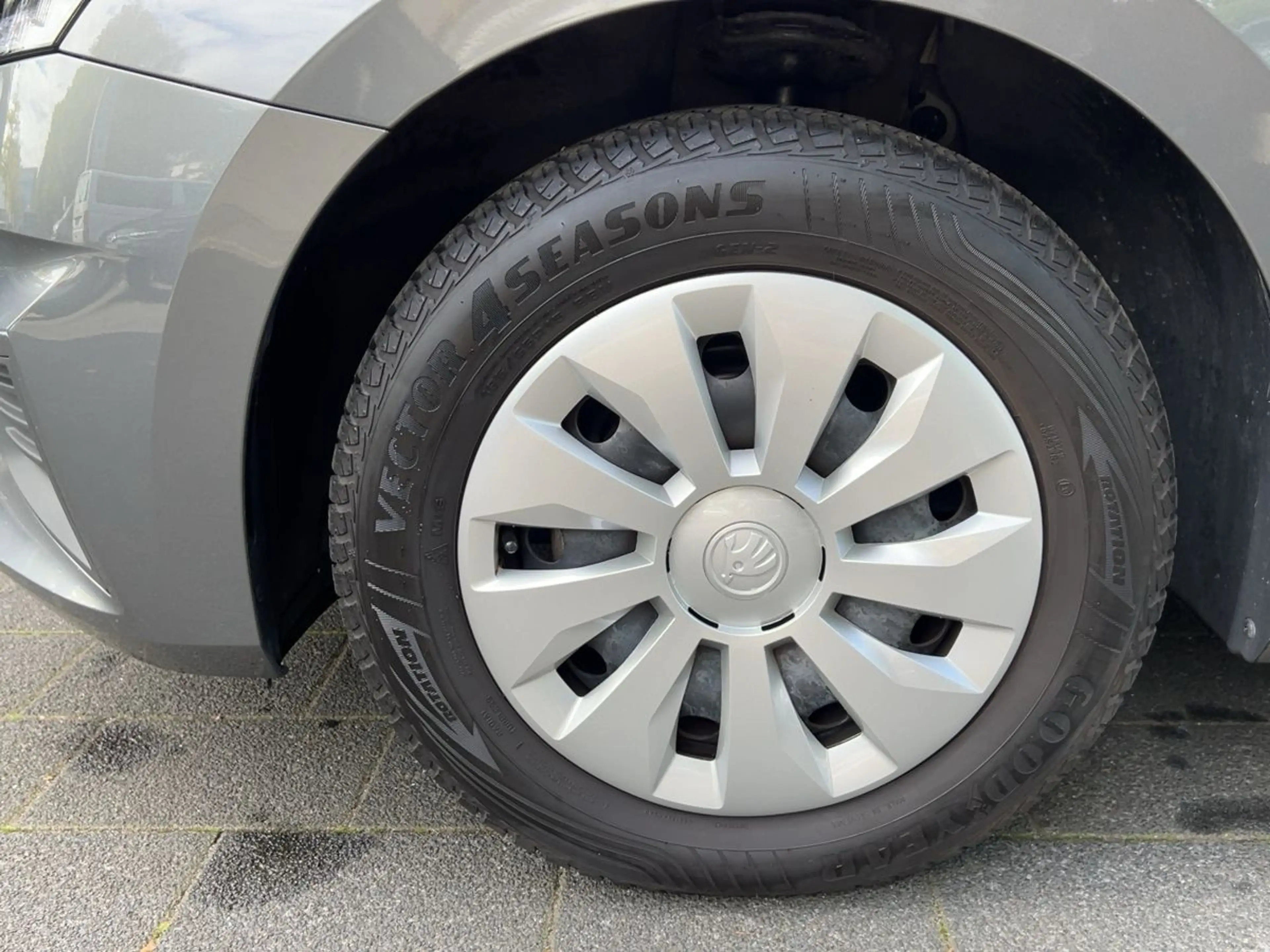 Skoda Fabia 1.0 MPI Active Sitzhzg LED PDC — photo 11