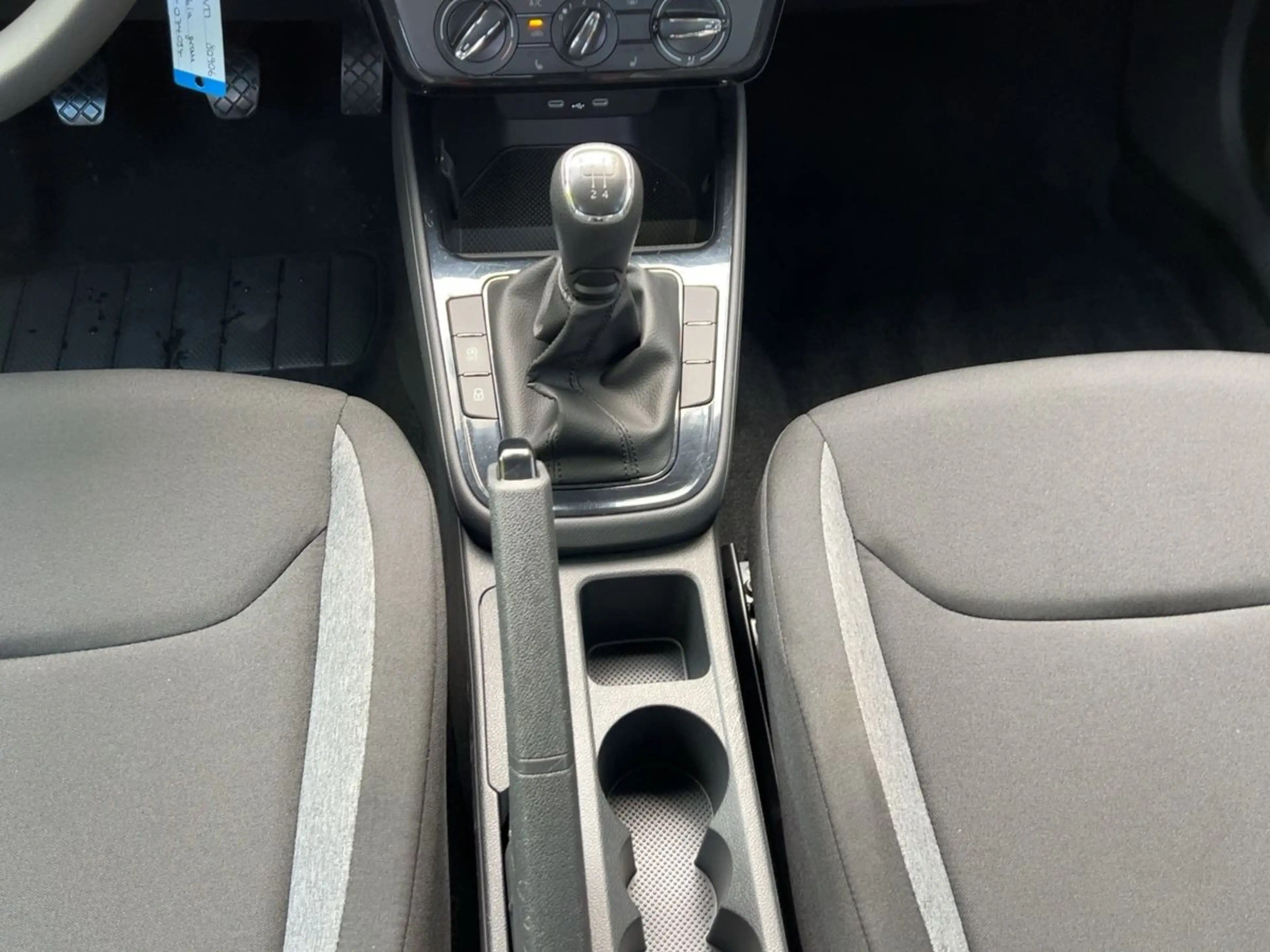 Skoda Fabia 1.0 MPI Active Sitzhzg LED PDC — photo 9
