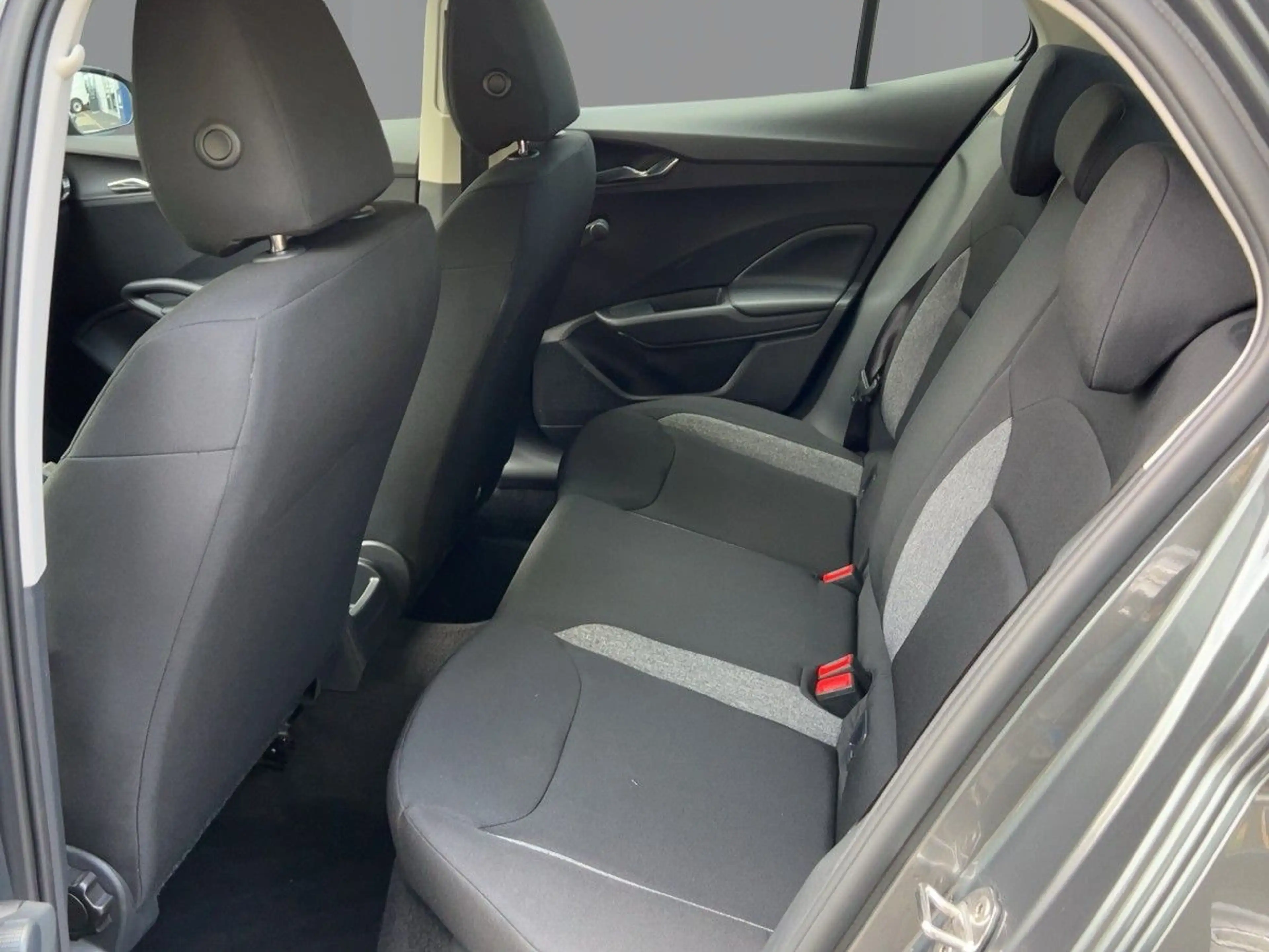 Skoda Fabia 1.0 MPI Active Sitzhzg LED PDC — photo 7