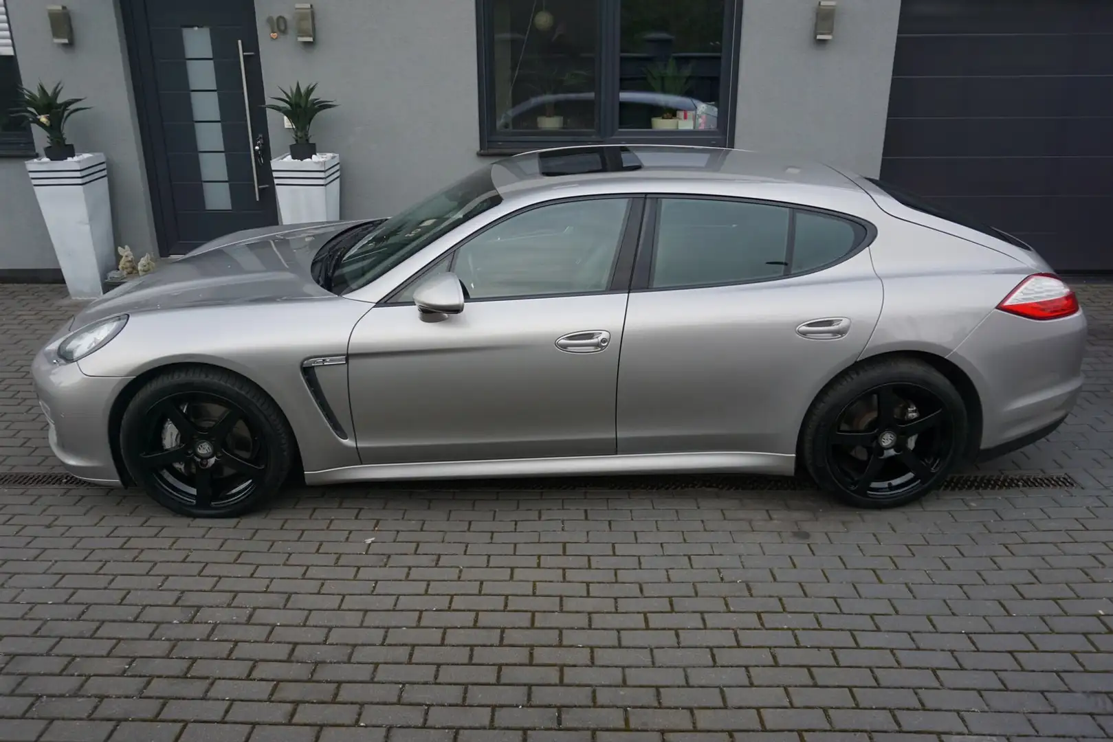 Porsche Panamera 4S Aut.e.Dach,Belüftung,"Bose",ACC Silber - 2