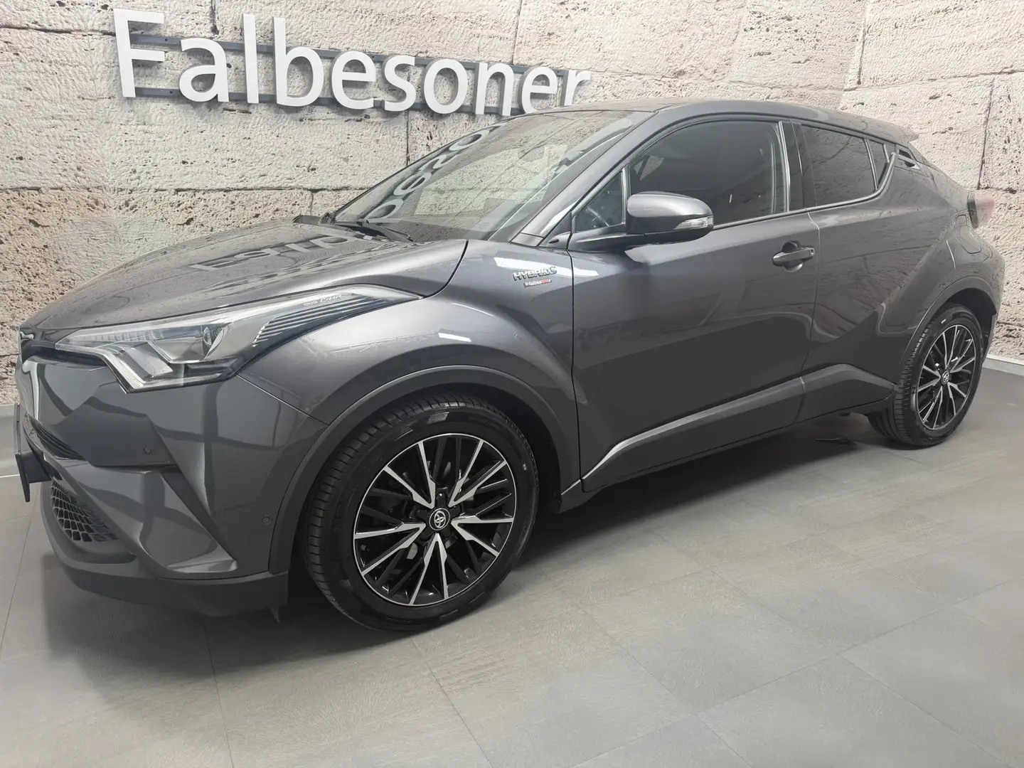 Toyota C-HR 1,8 Hybrid C-HIC Grau - 1