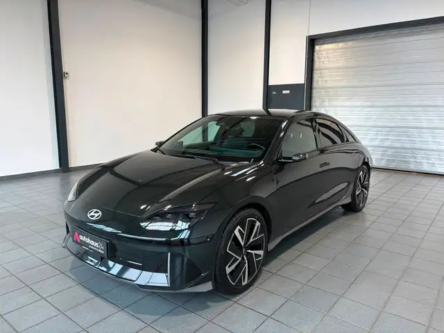 Hyundai IONIQ 6 view 3