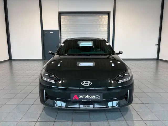 Hyundai IONIQ 6 view 2